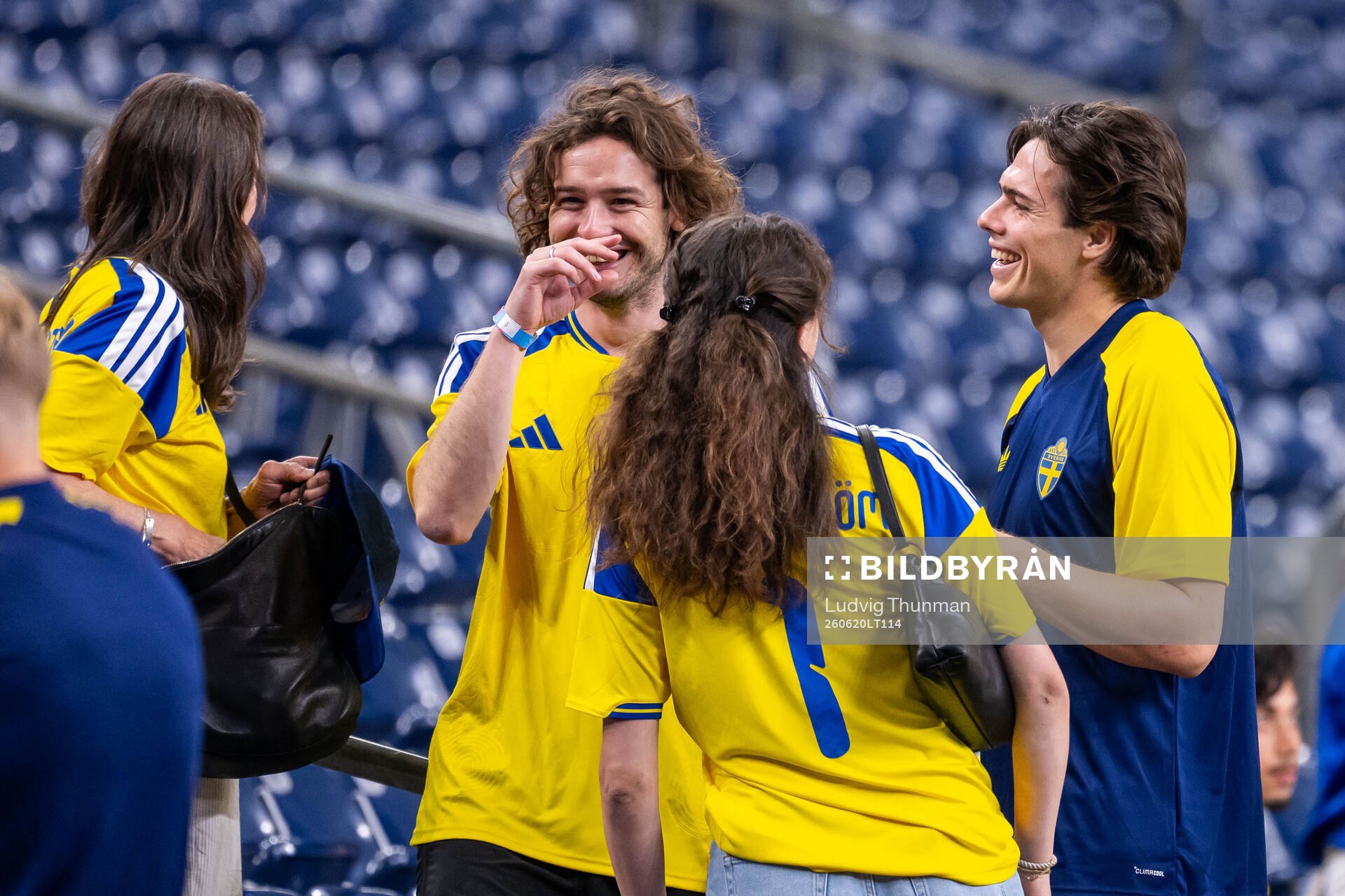 Goalkeeper Jacob Widell Zetterström of Sweden with family