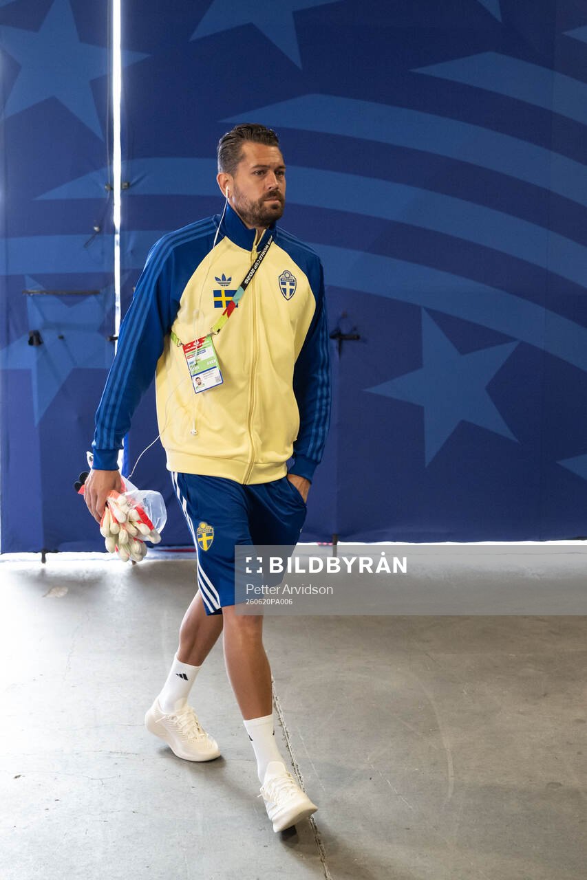 Goalkeeper Kristoffer Nordfeldt of Sweden arrives at