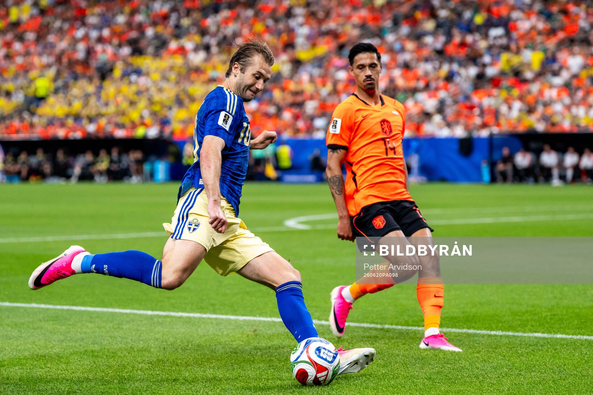 Benjamin Nygren of Sweden and Tijjani Reijnders of