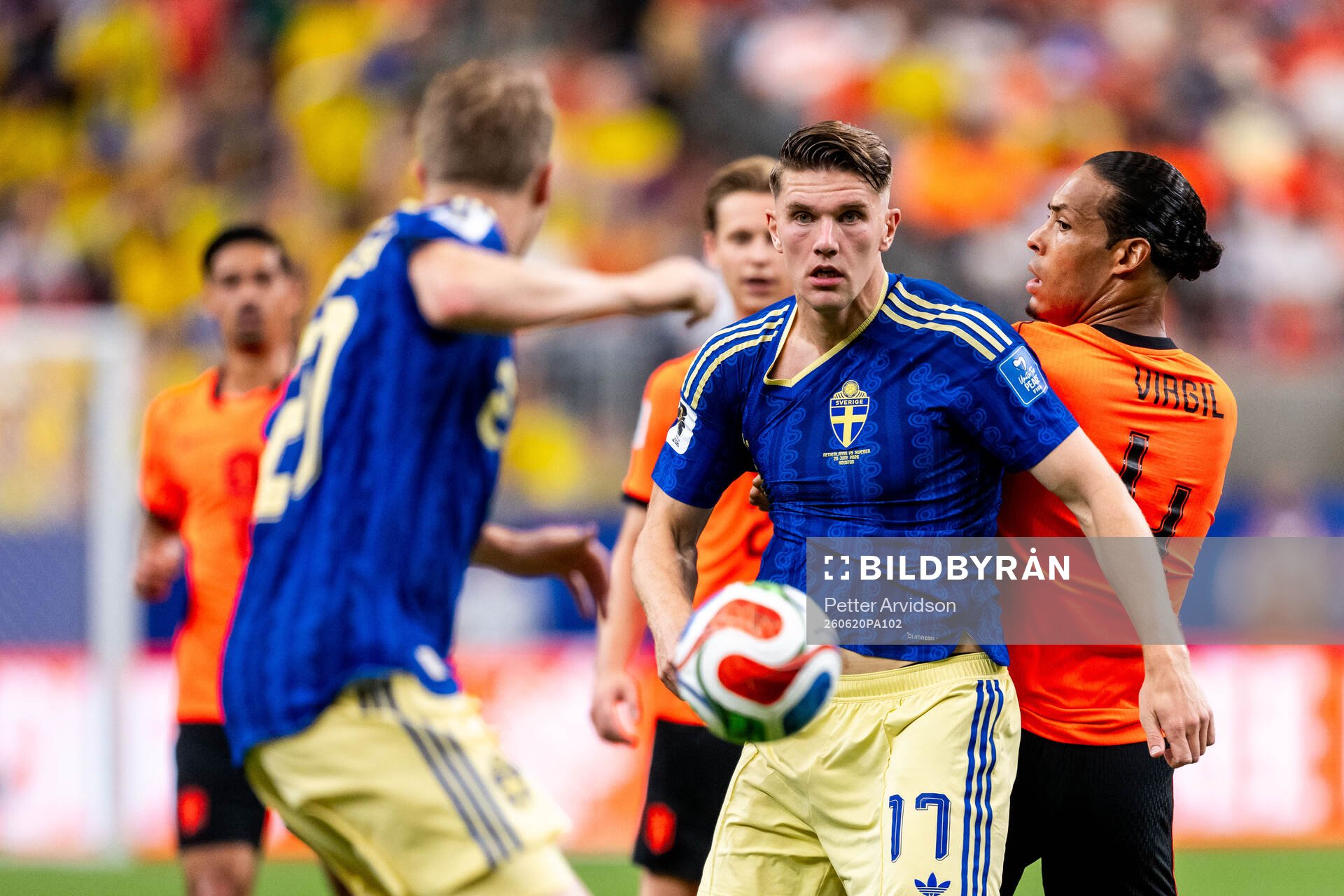 Viktor Gyökeres of Sweden and Virgil Van Dijk of