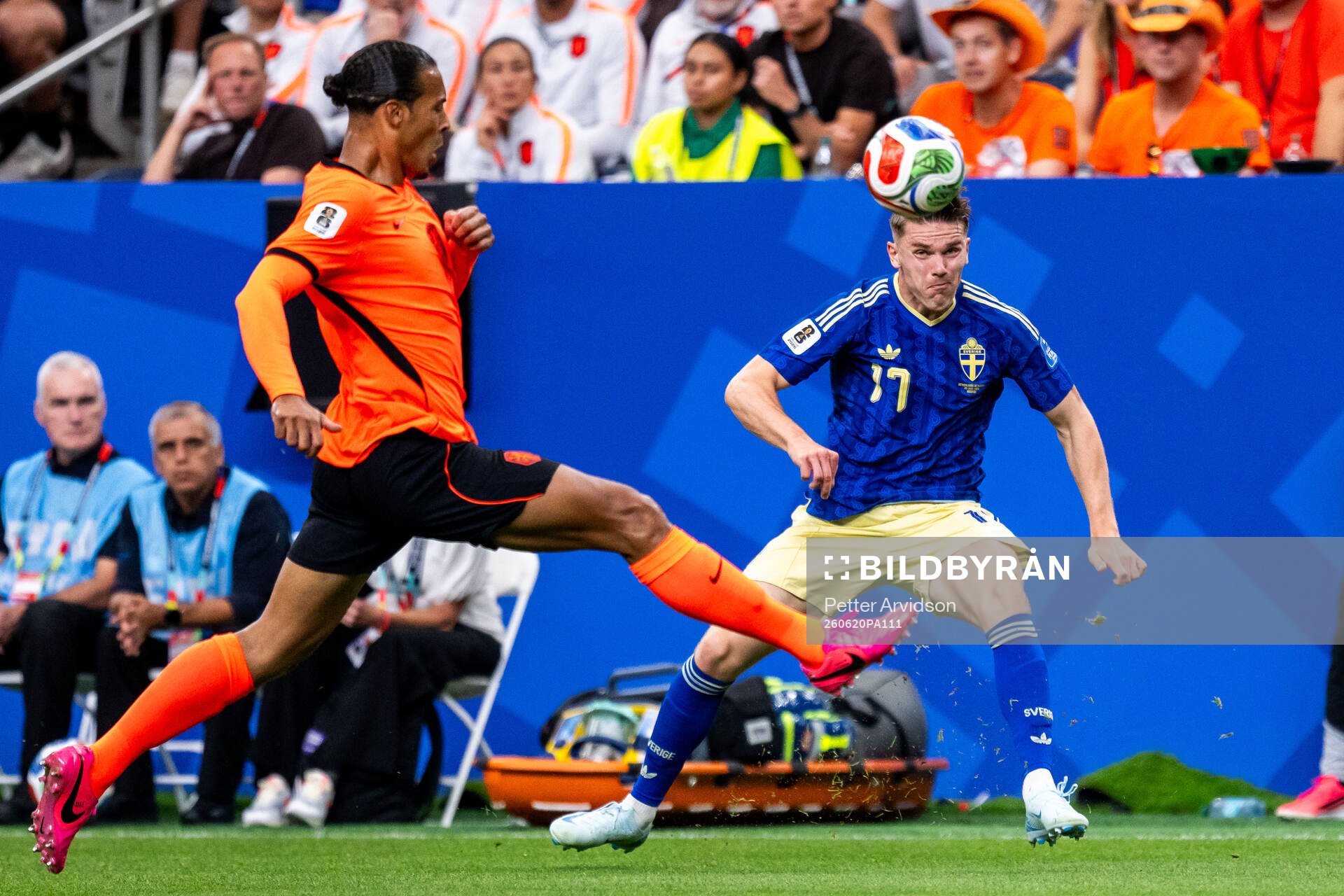 Virgil Van Dijk of Netherlands and Viktor Gyökeres of