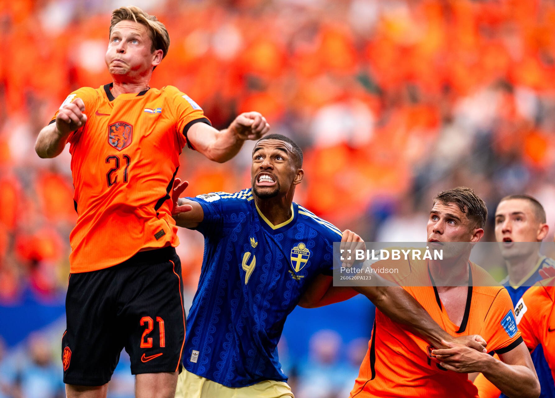 Isak Hien of Sweden against Frenkie De Jong and Micky Van