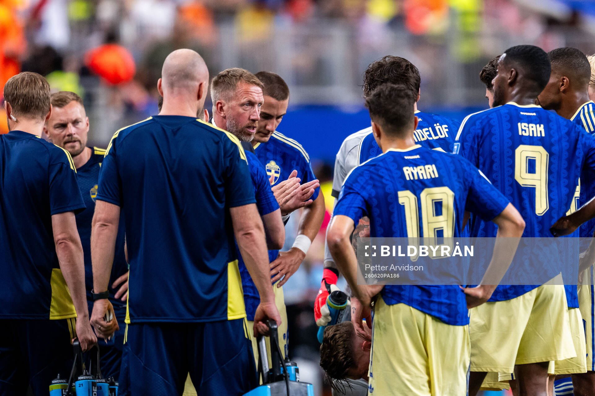 Head coach Graham Potter of Sweden at hydration break