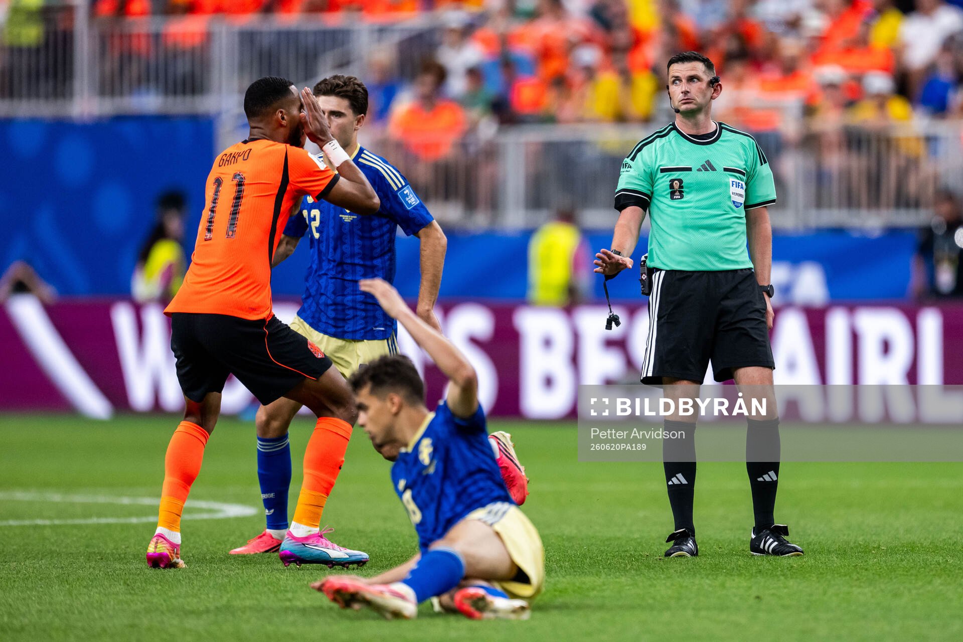 Referee Michael Oliver