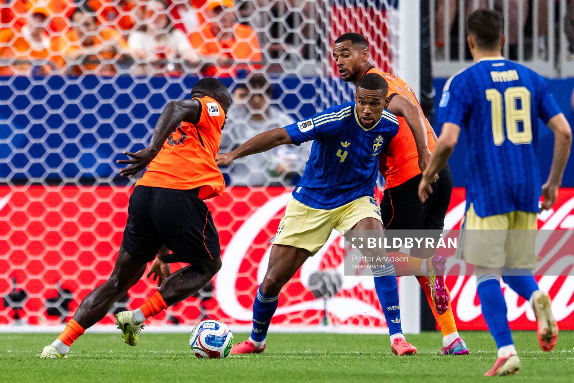 Isak Hien of Sweden and Cody Gakpo of Netherlands