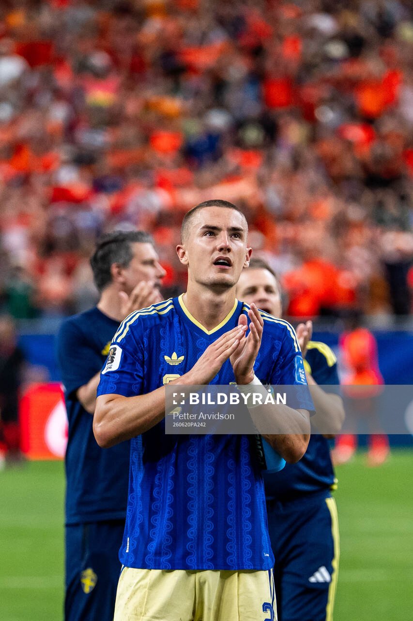 Gustaf Lagerbielke of Sweden looks dejected