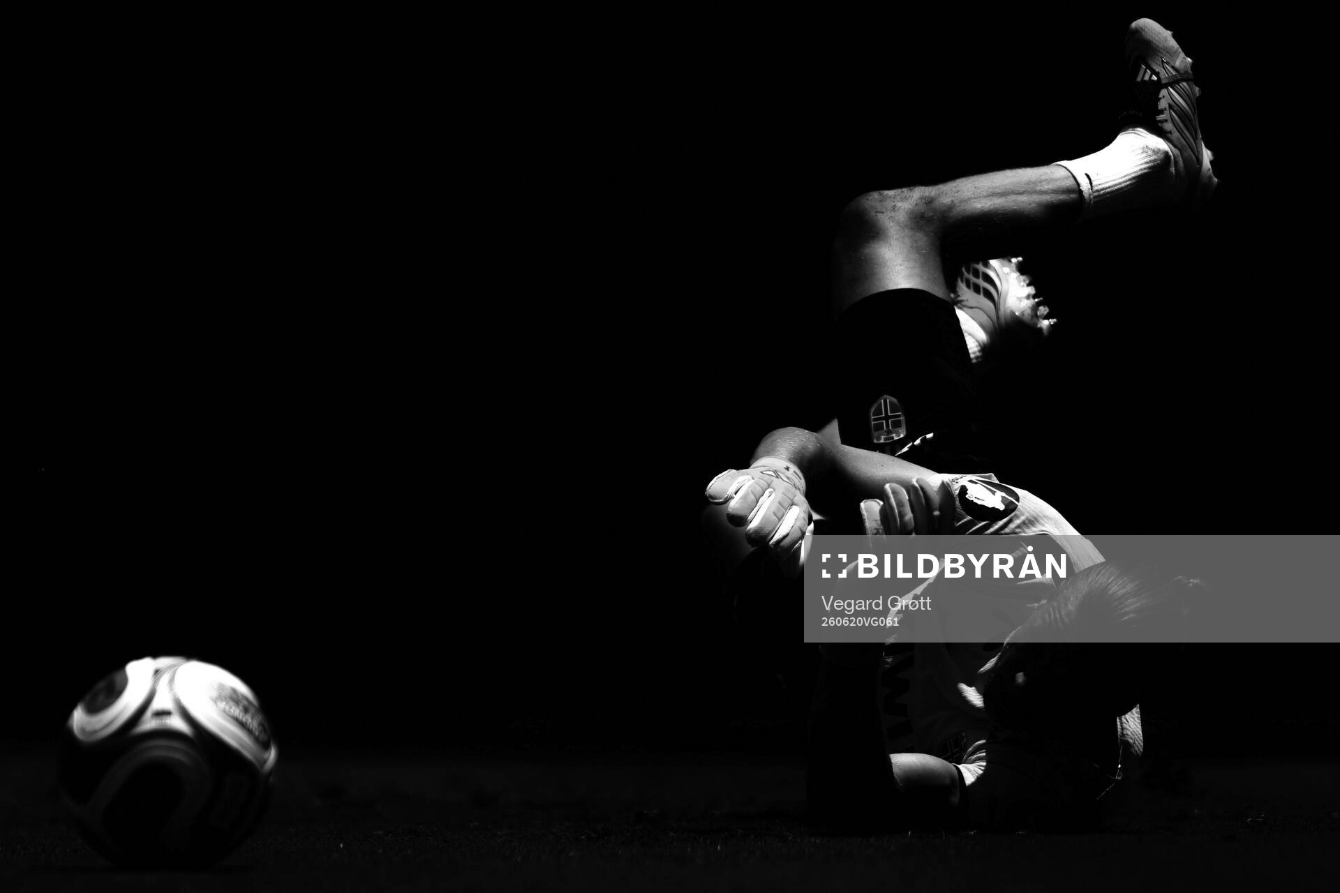 The silhouette of goalkeeper Ørjan Håskjold Nyland of the