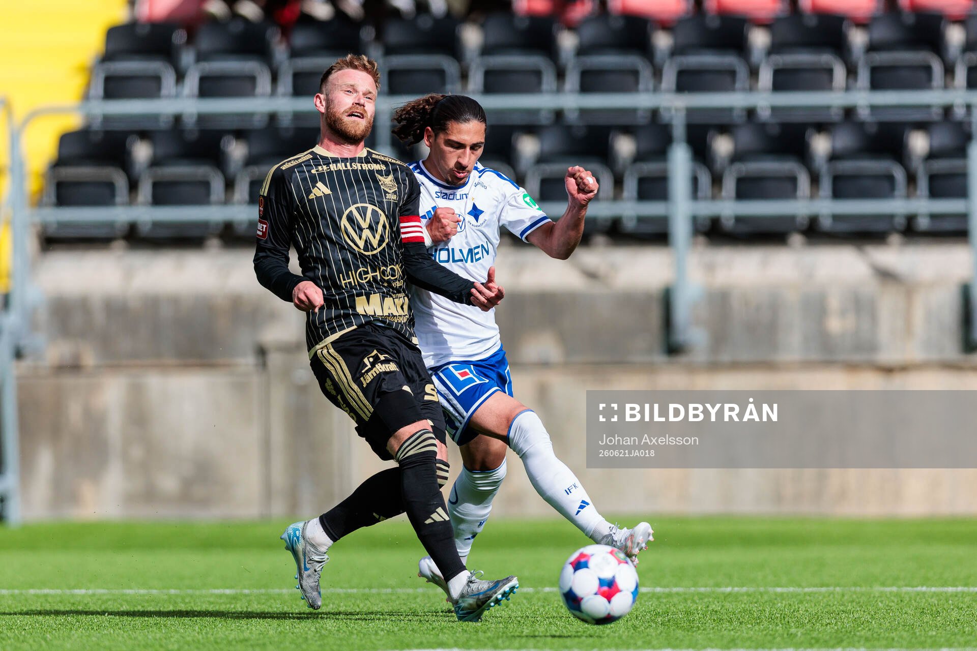 Östersunds Dennis Widgren och IFK Norrköpings Elias Jemal