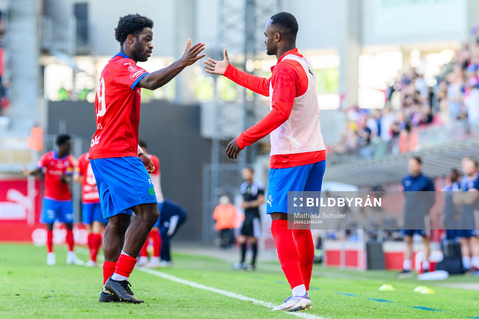 Helsingborgs Kevin Nyarko och Adam Akimey jublar