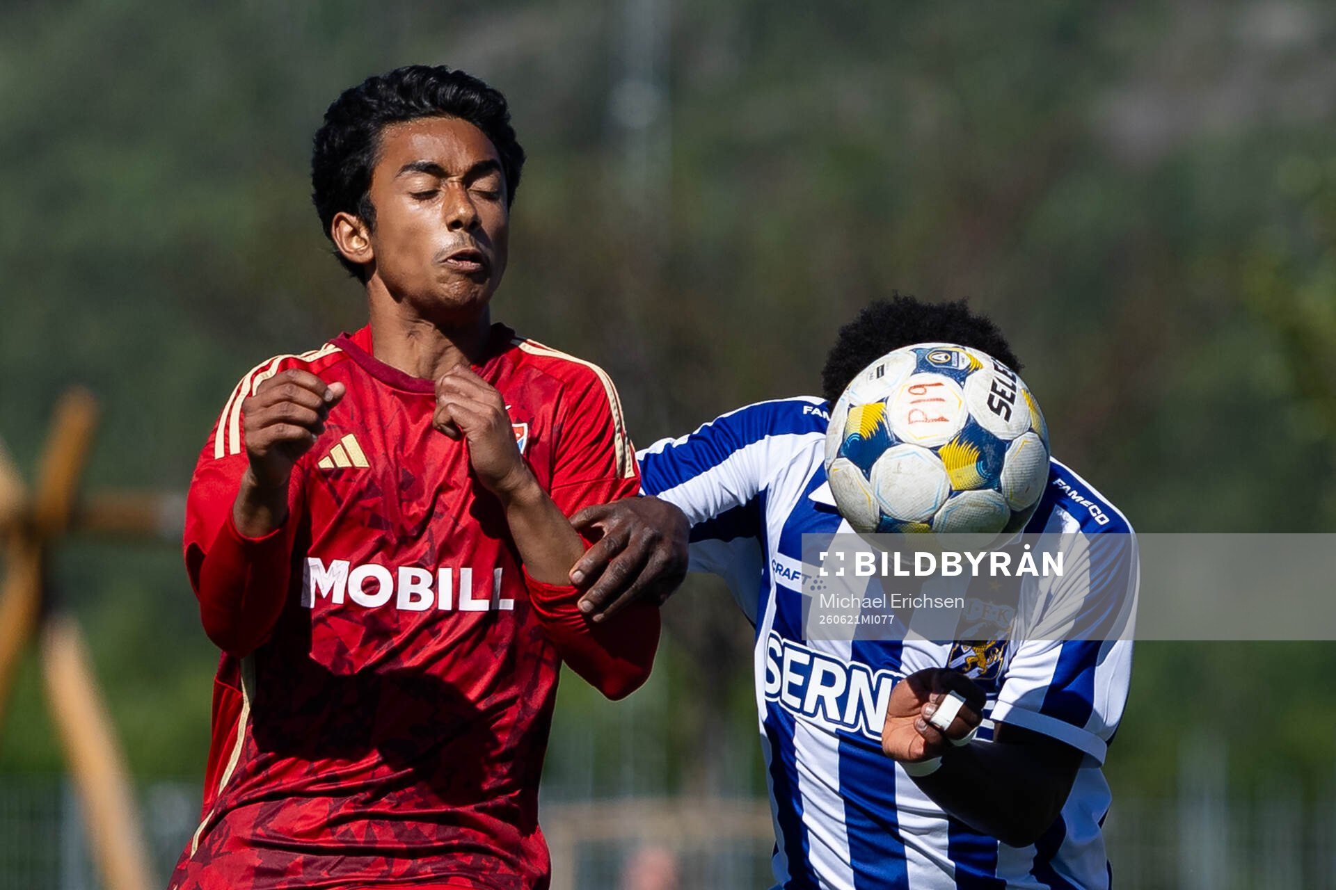 Djurgårdens Taseen Hossain och IFK Göteborgs Manasse Ange
