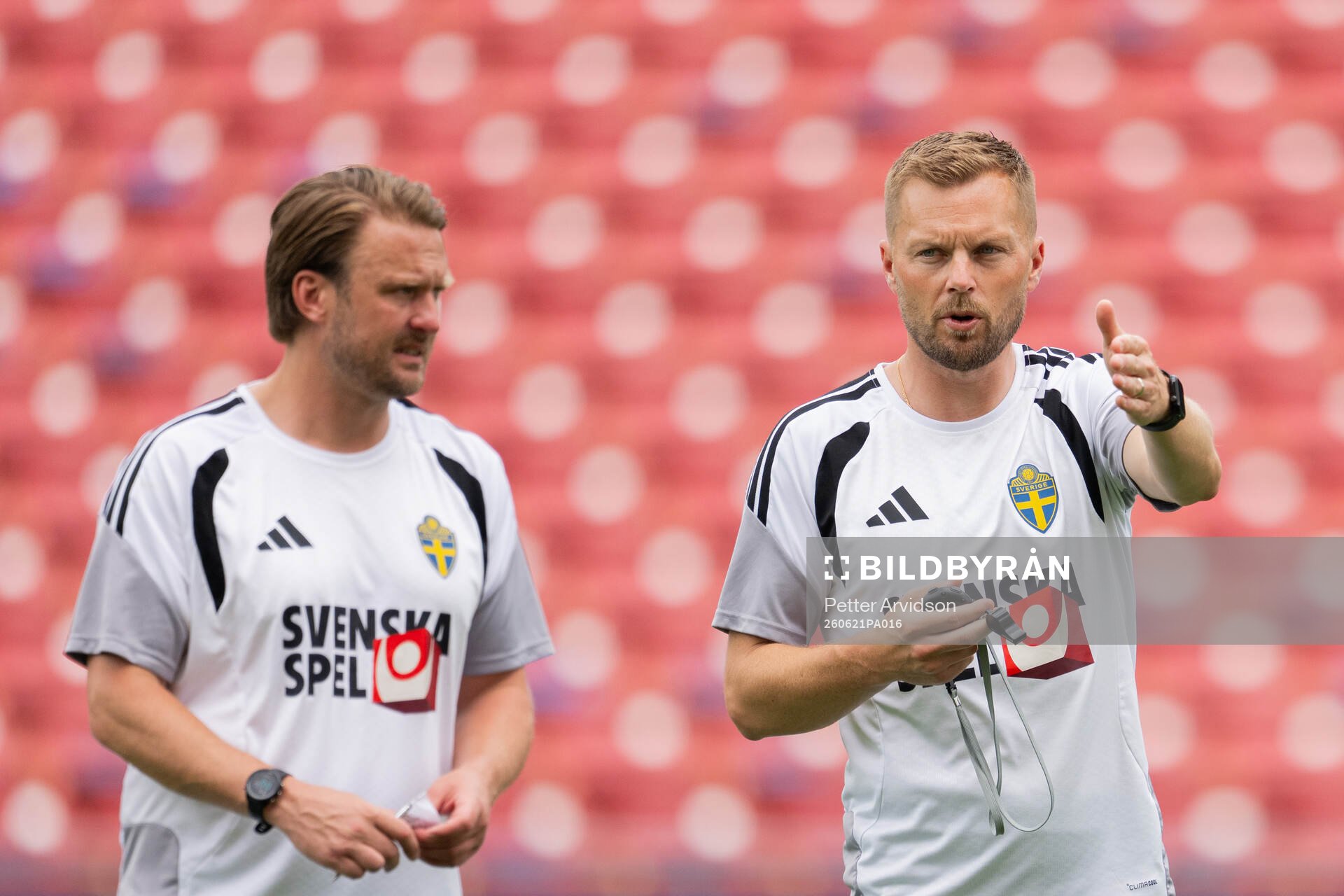 Assistant coach Björn Hamberg and assistant coach