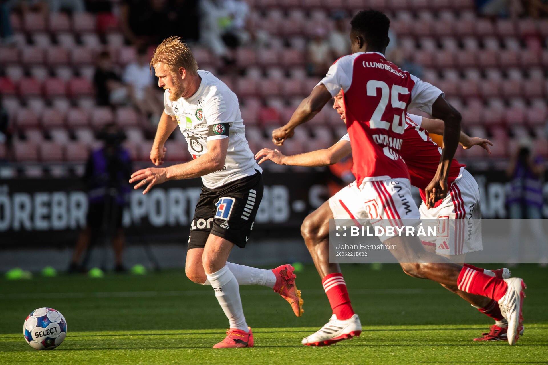 Örebros Karl Holmberg och Sandvikens Valassina Solo