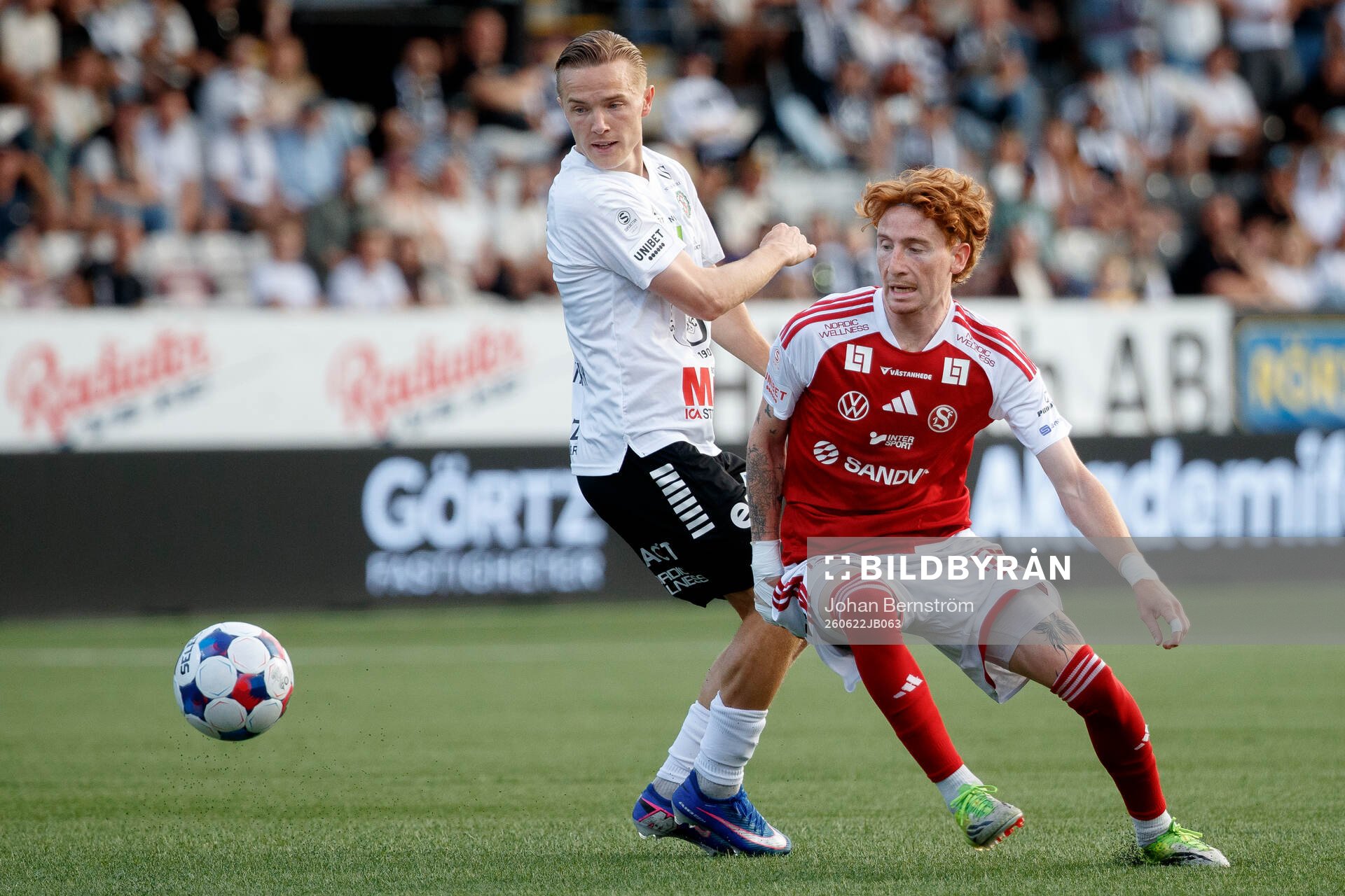 Örebros Jacob Ouro Ortmark och Sandvikens Alan Carleton