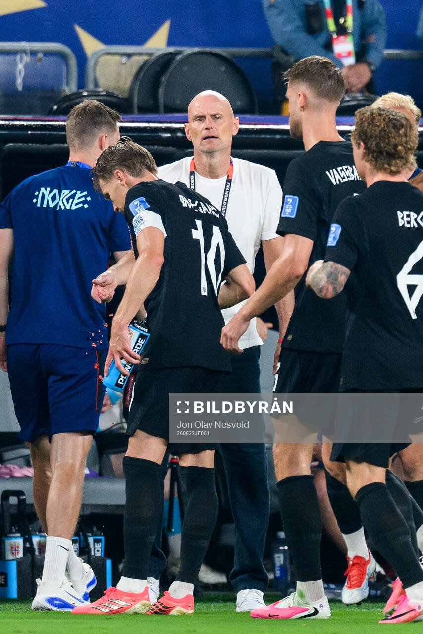 Head coach Ståle Solbakken of Norway