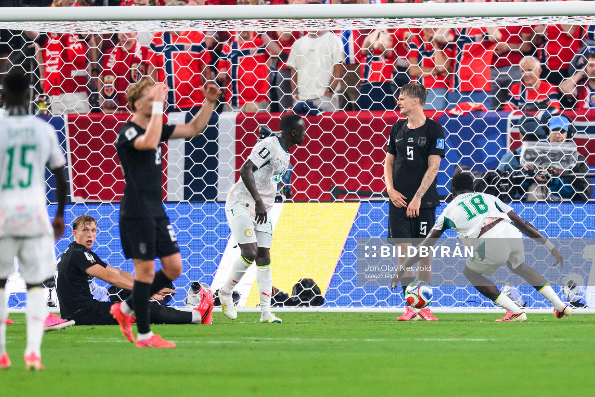 Ismaila Sarr of Senegal scores 3-2
