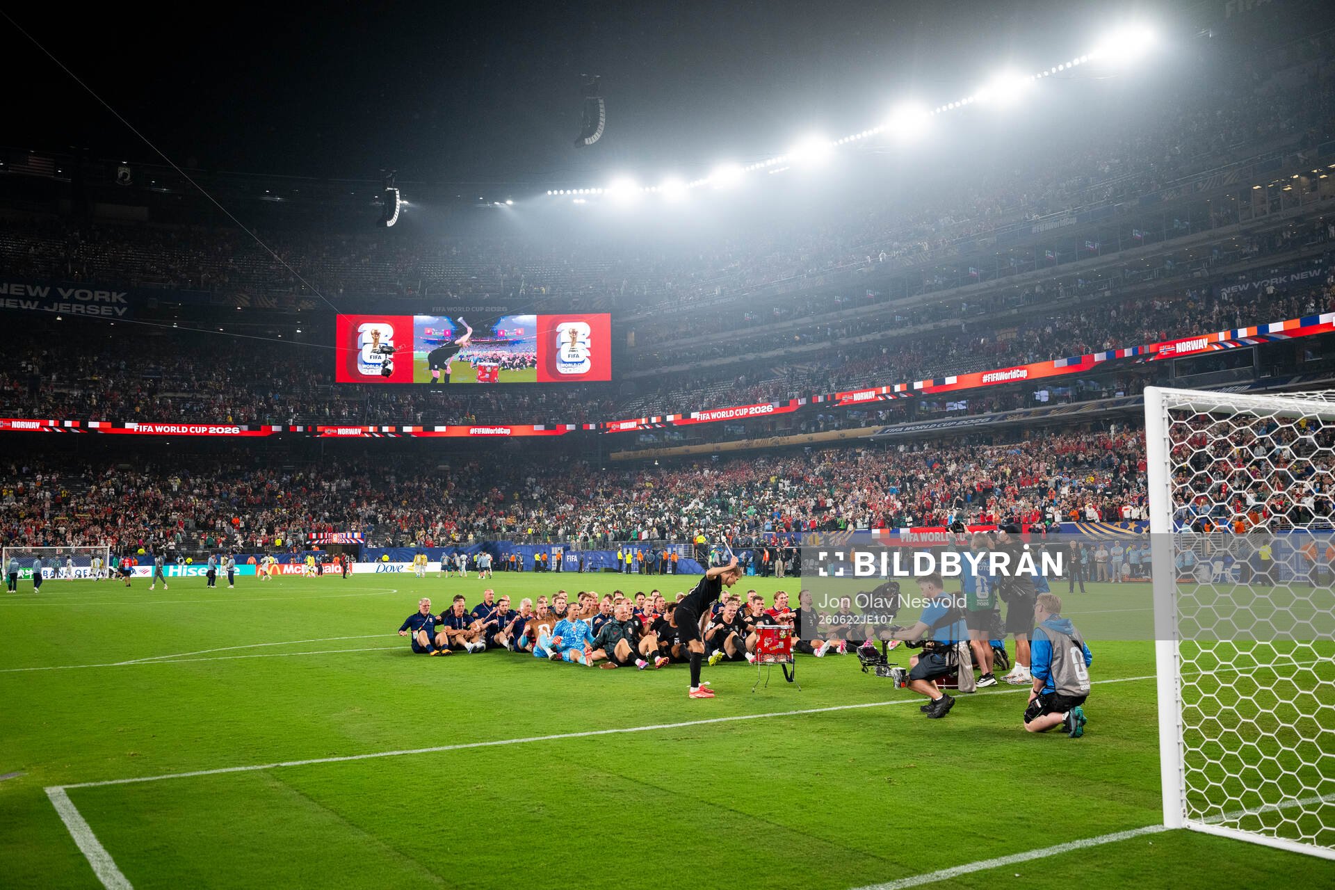 Players of Norway celebrate