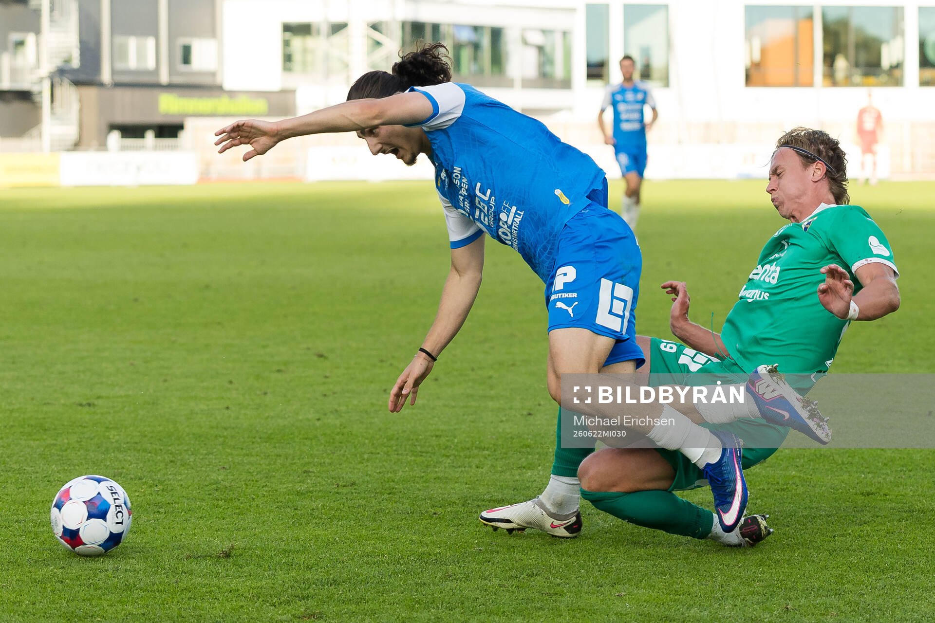 Oddevolds Esim Mehmed och Ljungskiles Lukas Lindholm Corner