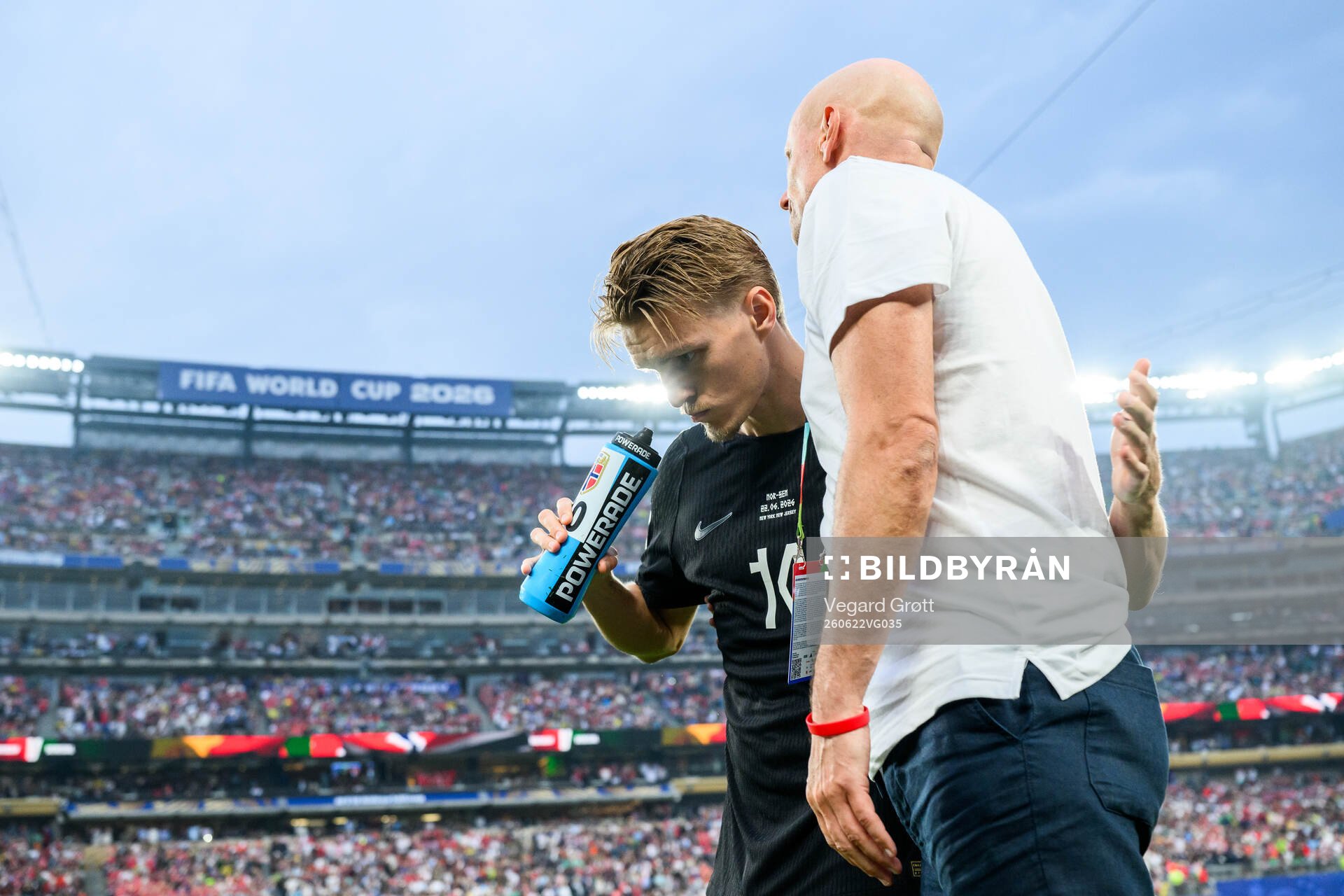Martin Ødegaard and Head coach Ståle Solbakken of Norway