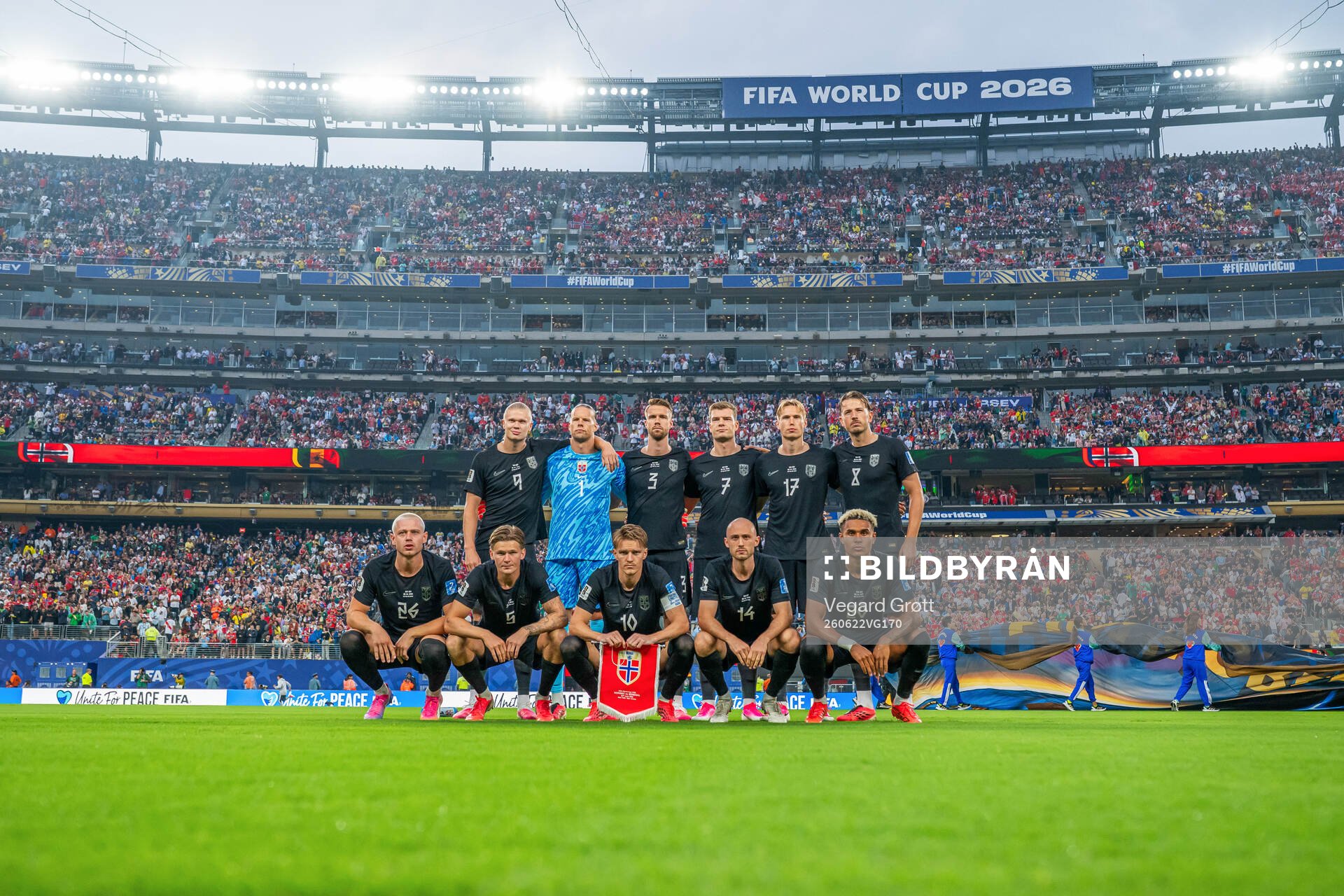 The starting eleven of Norway pose for a team photo