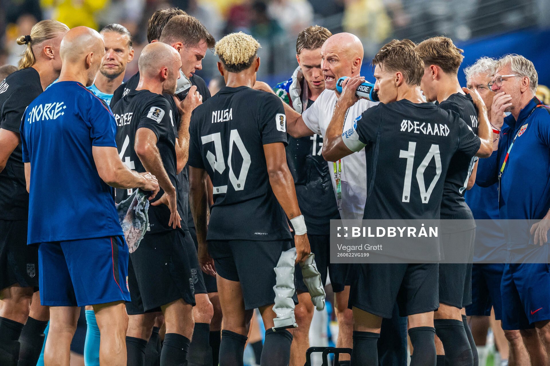Ståle Solbakken, head coach of Norway, talks to the
