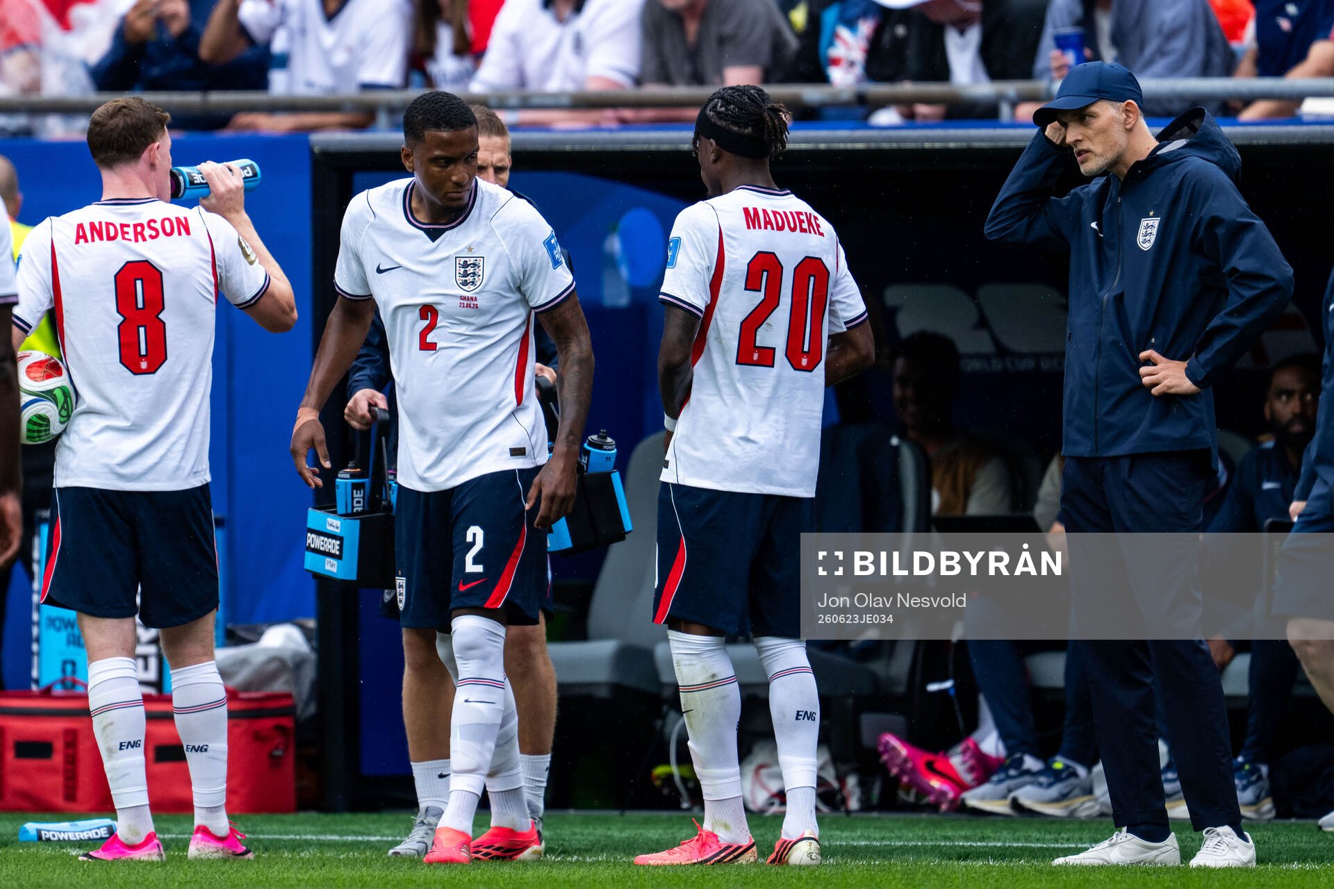 Elliot Anderson, Ezri Konsa, Noni Madueke and head coach