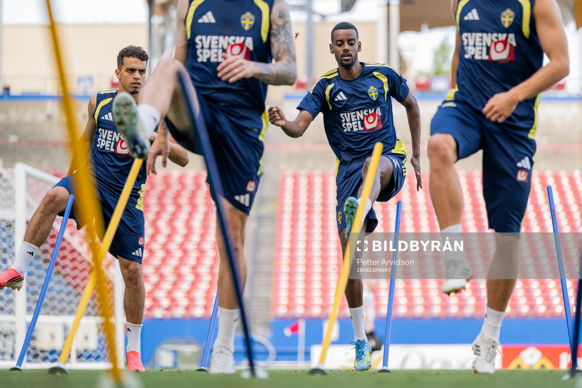 Yasin Ayari and Alexander Isak of the Swedish national