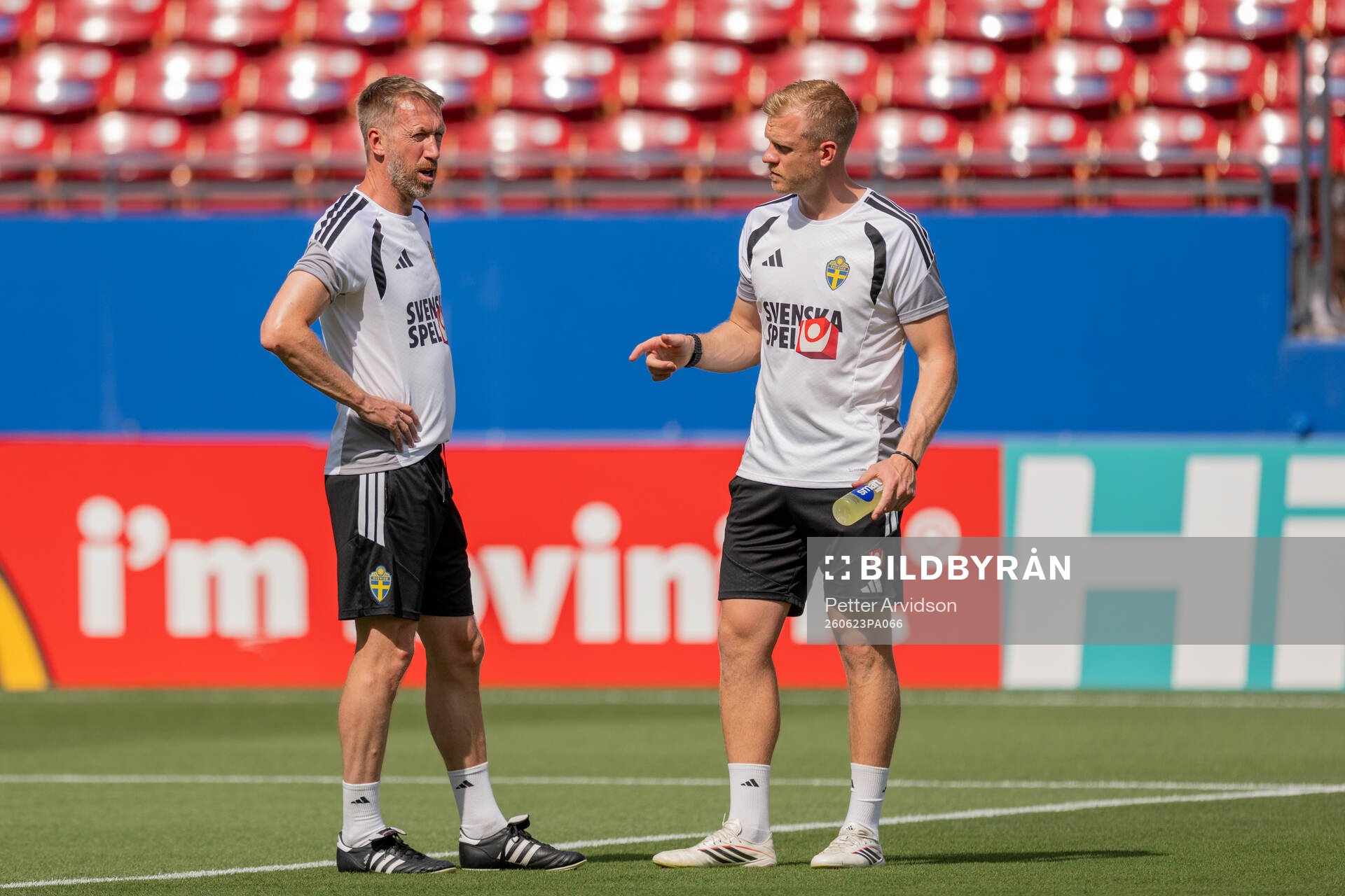 Head coach Graham Potter and goalkeeper coach Linus