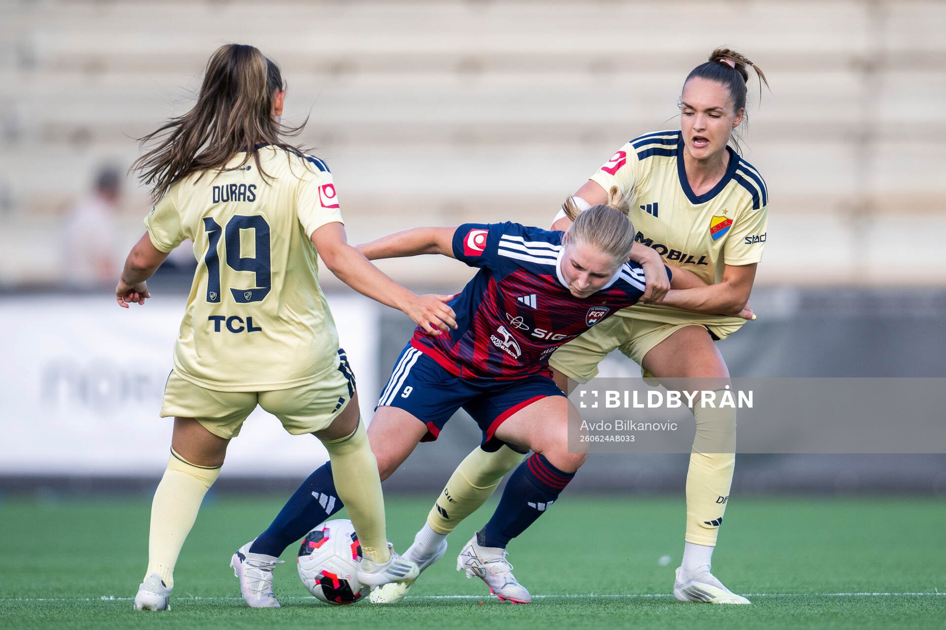 Rosengårds Hanna Andersson mot Djurgårdens Selma Larsen