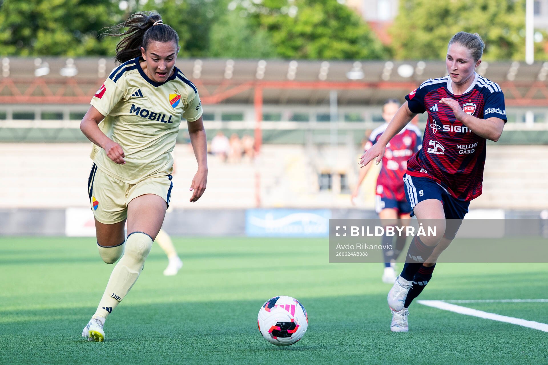 Rosengårds Hanna Andersson och Djurgårdens Lucia Duras