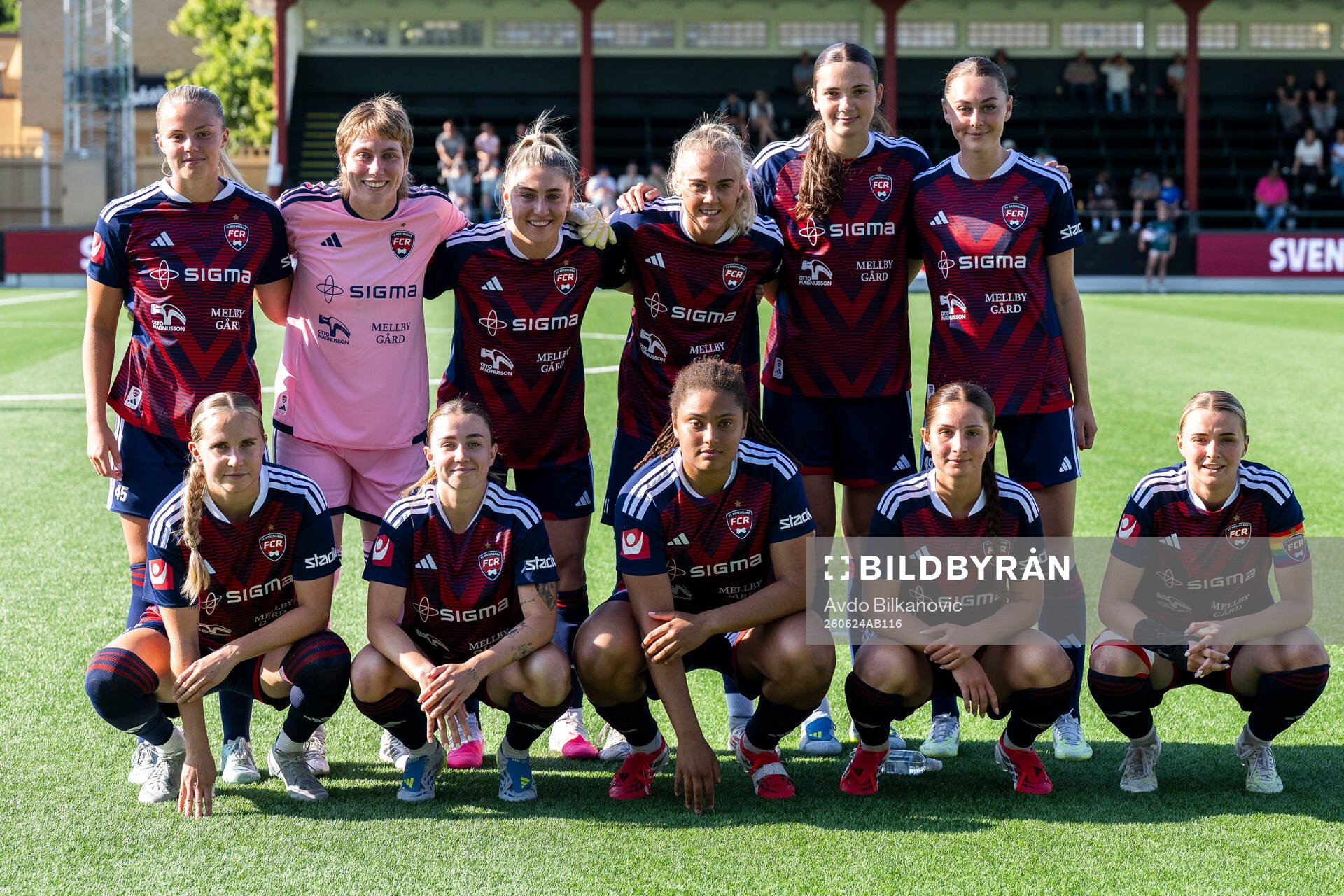 Rosengårds spelare ställer på för lagbild