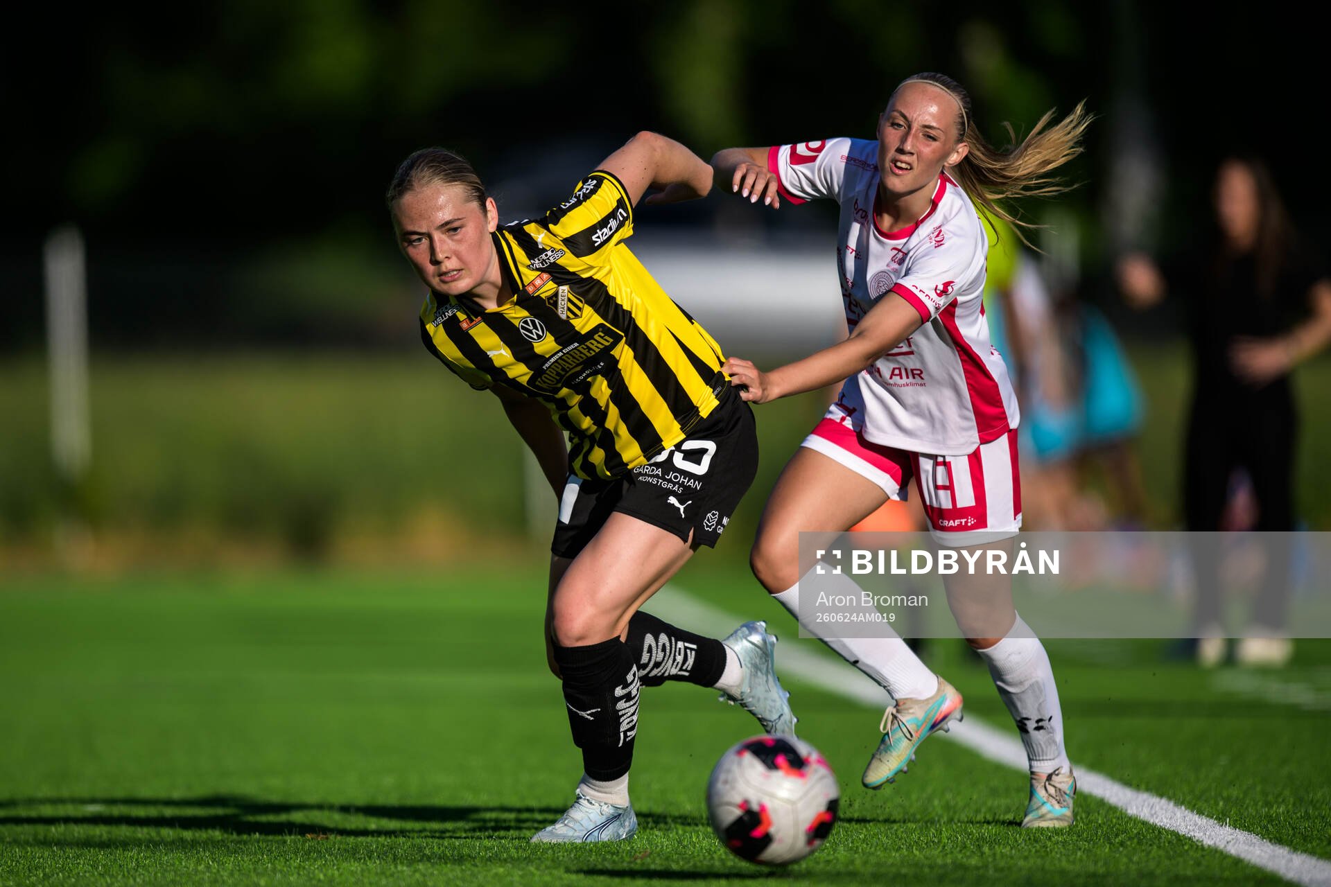 Häckens Paulina Nyström och IK Uppsalas Saga Fredgren