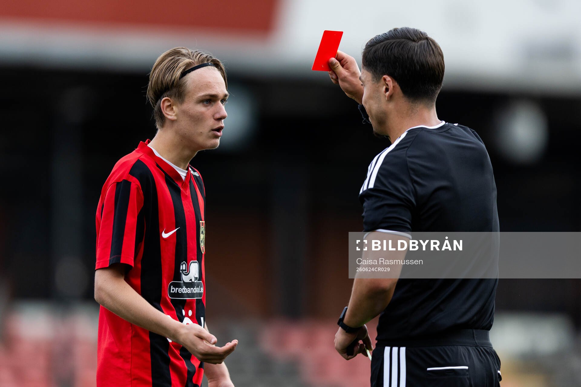 Brommapojkarnas William Johansson får rött kort