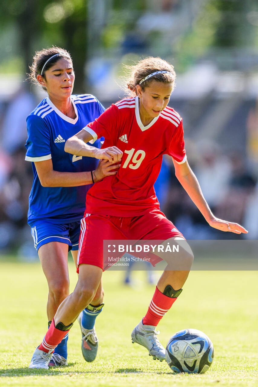 Clara Blomqvist och Safira Alvermark