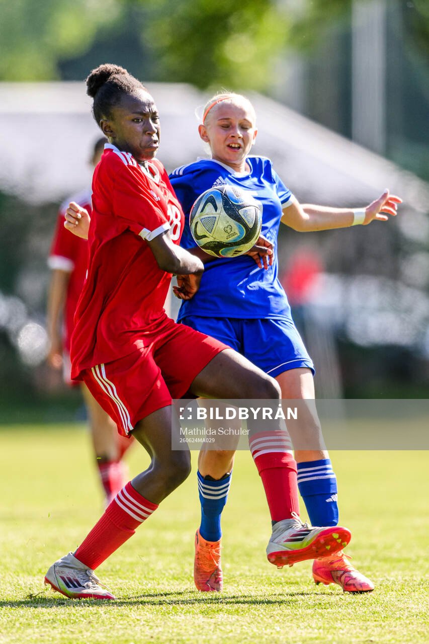 Vendela Broström och Emilia Åström