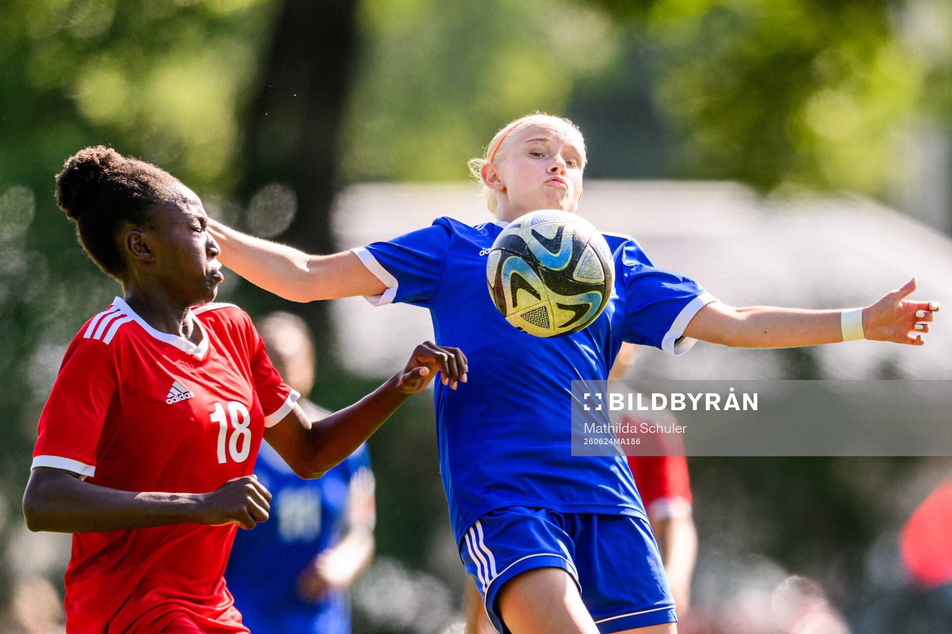 Auma Ching Chong och Emma Forsberg