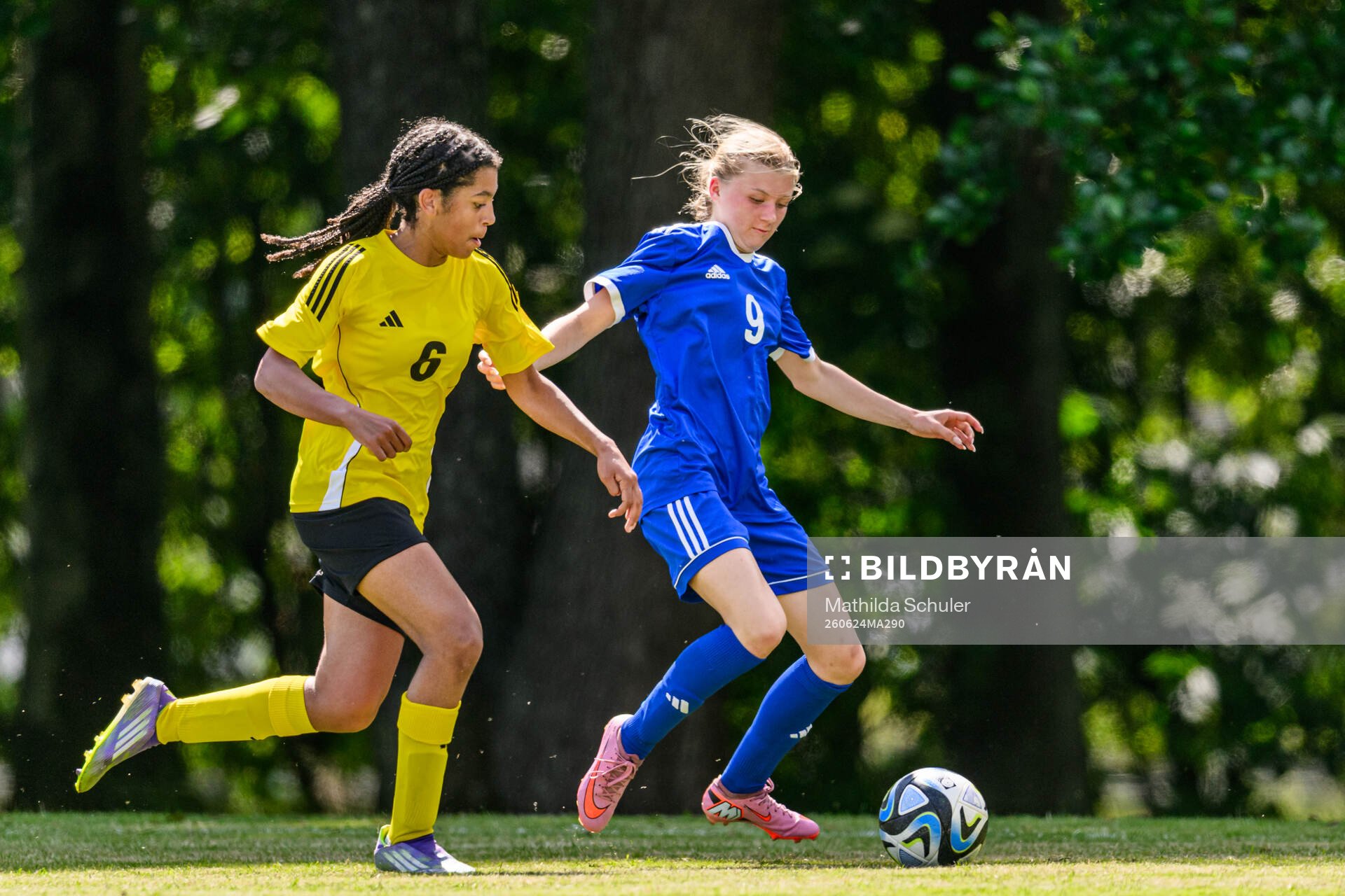 Jasmine Okoh, Tottenham Hotspur FC och Nikki Petersson