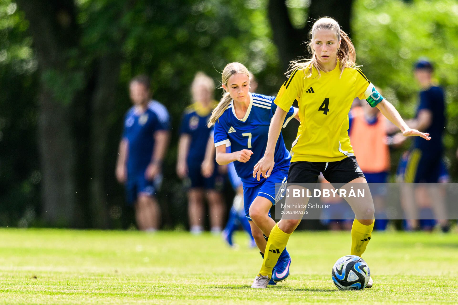 Freja Andersson, Umeå IK FF och Andrea Nylöf,