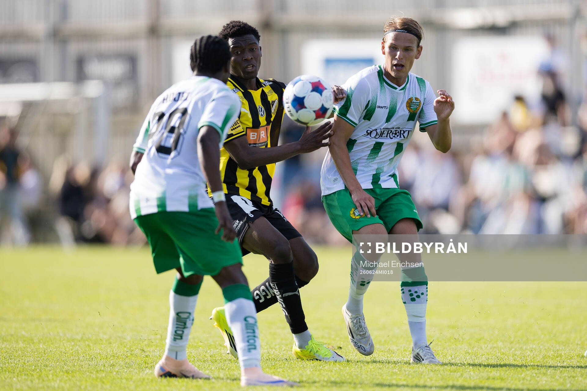 Häckens Abdoulaye Doumbia och Hammarbys Markus Karlsson