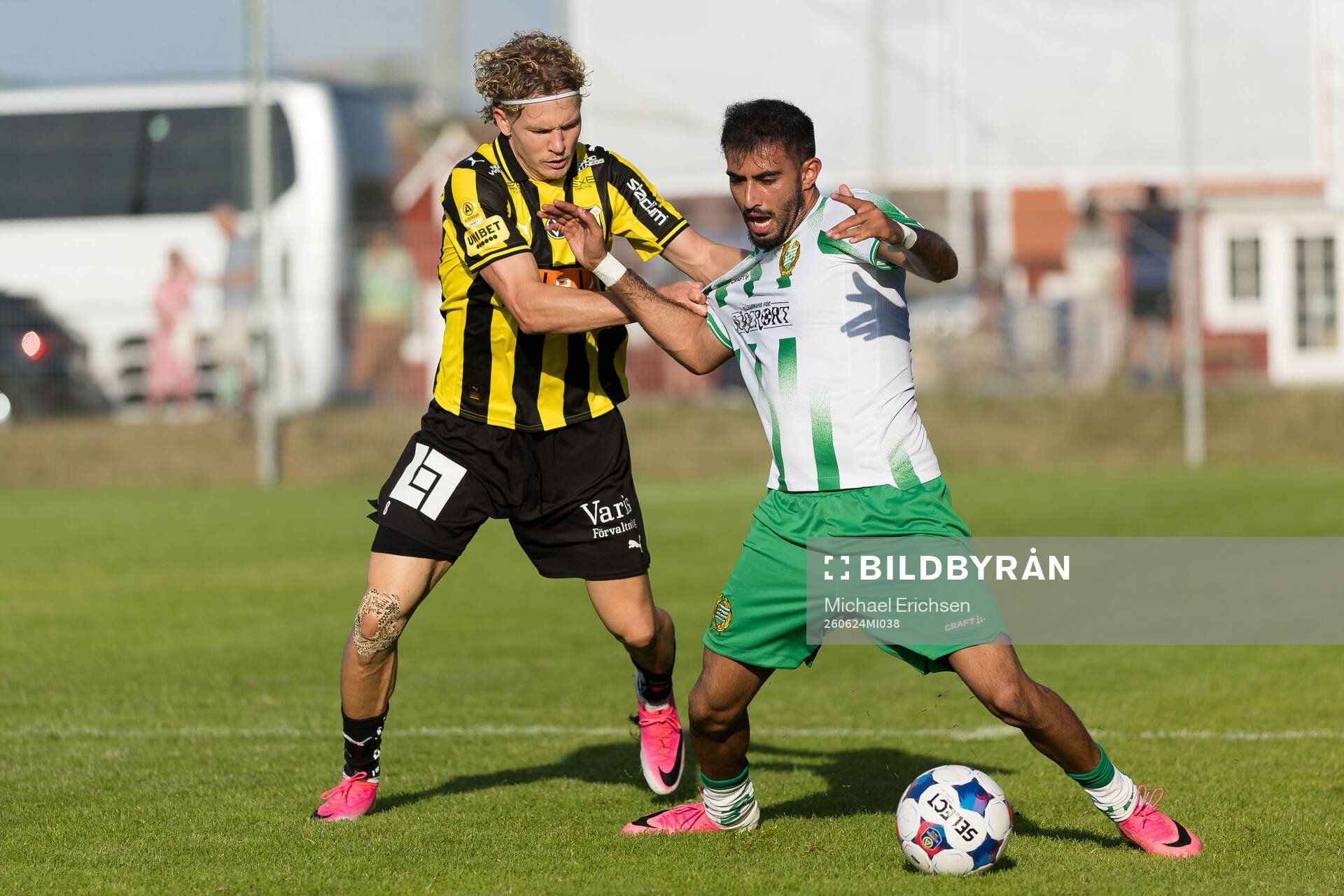 Häckens Simen Hestnes och Hammarbys Montader Madjed