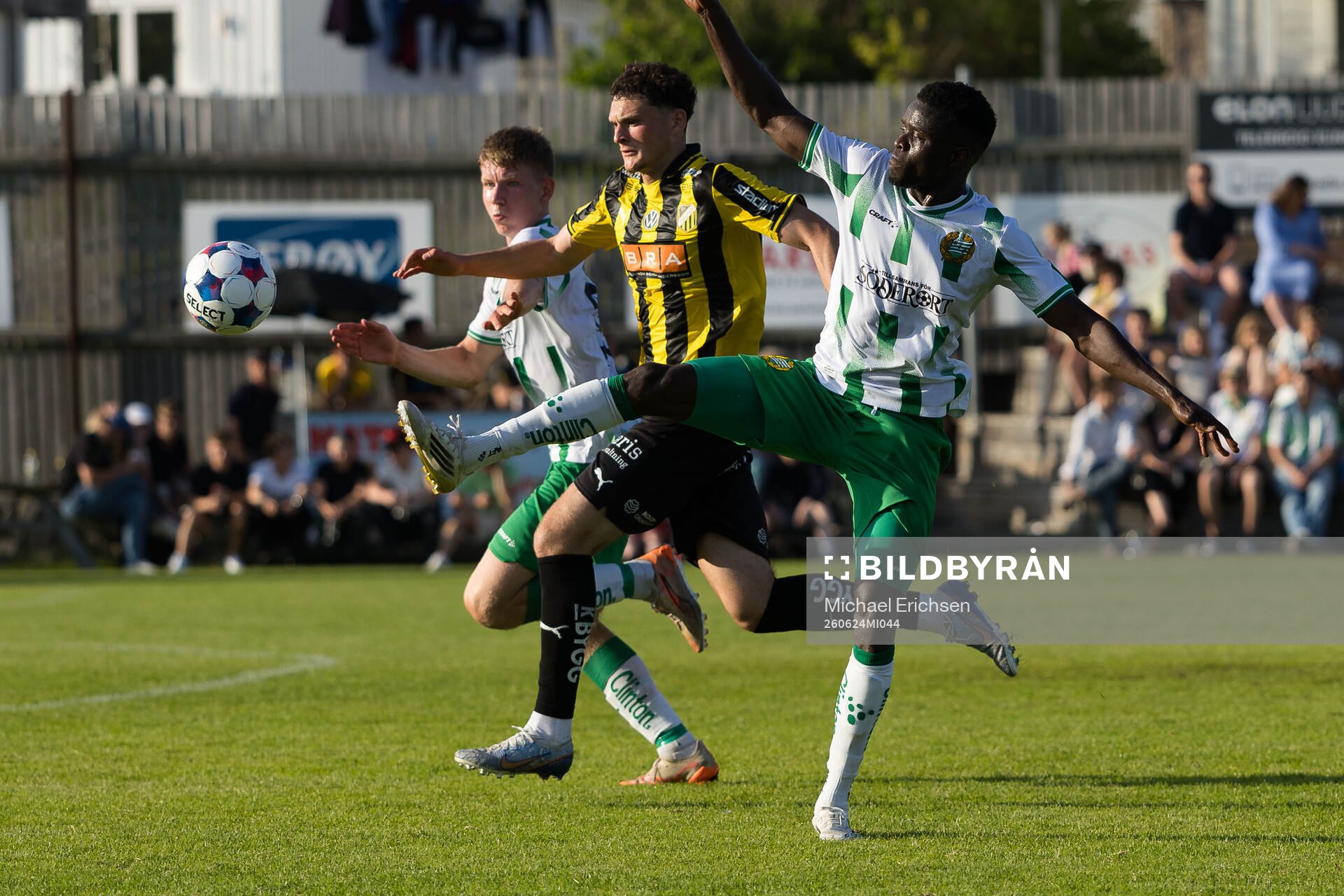 Häckens Bamir Sadiku och Hammarbys Ibrahima Breze Fofana