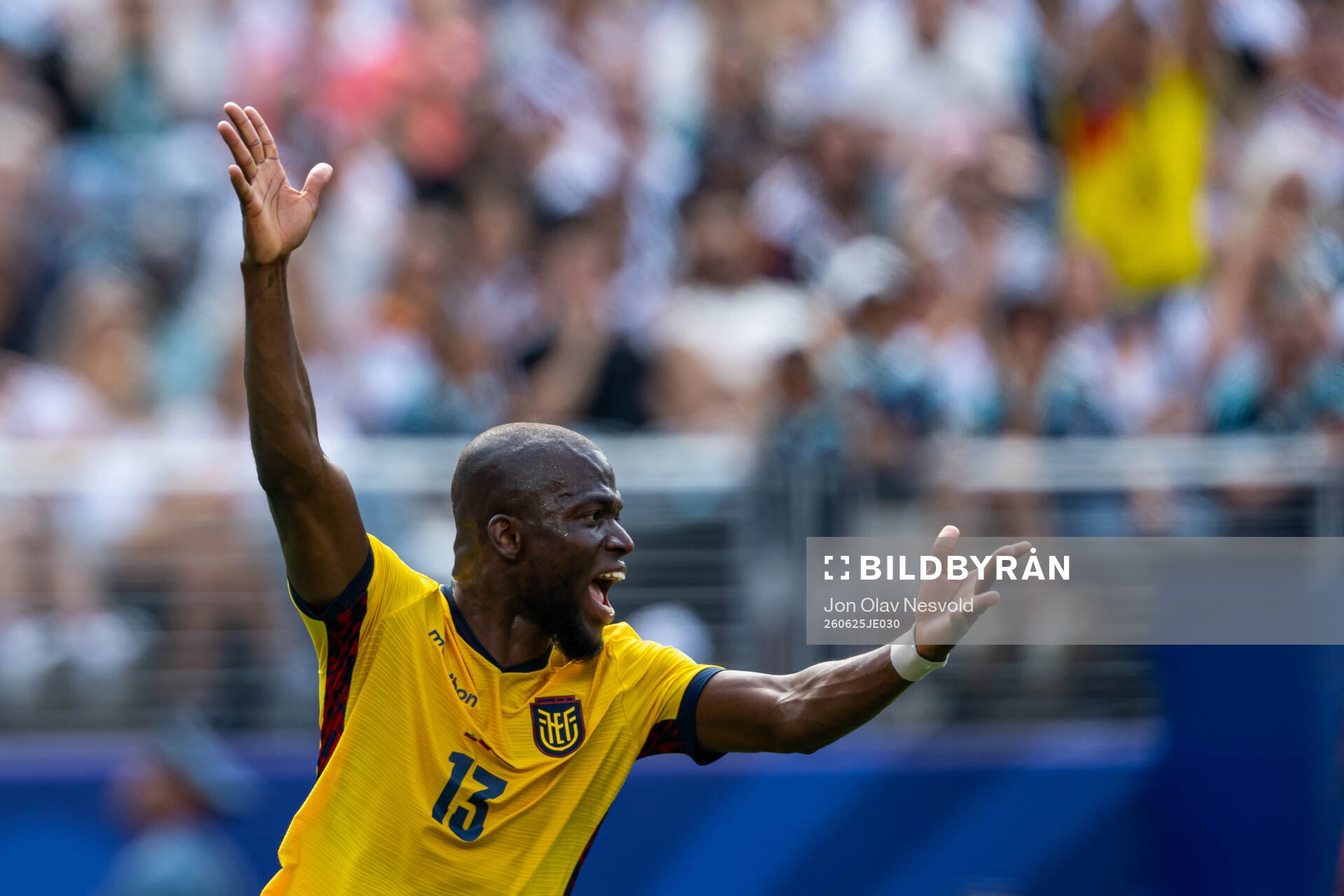 Enner Valencia of Ecuador reacts