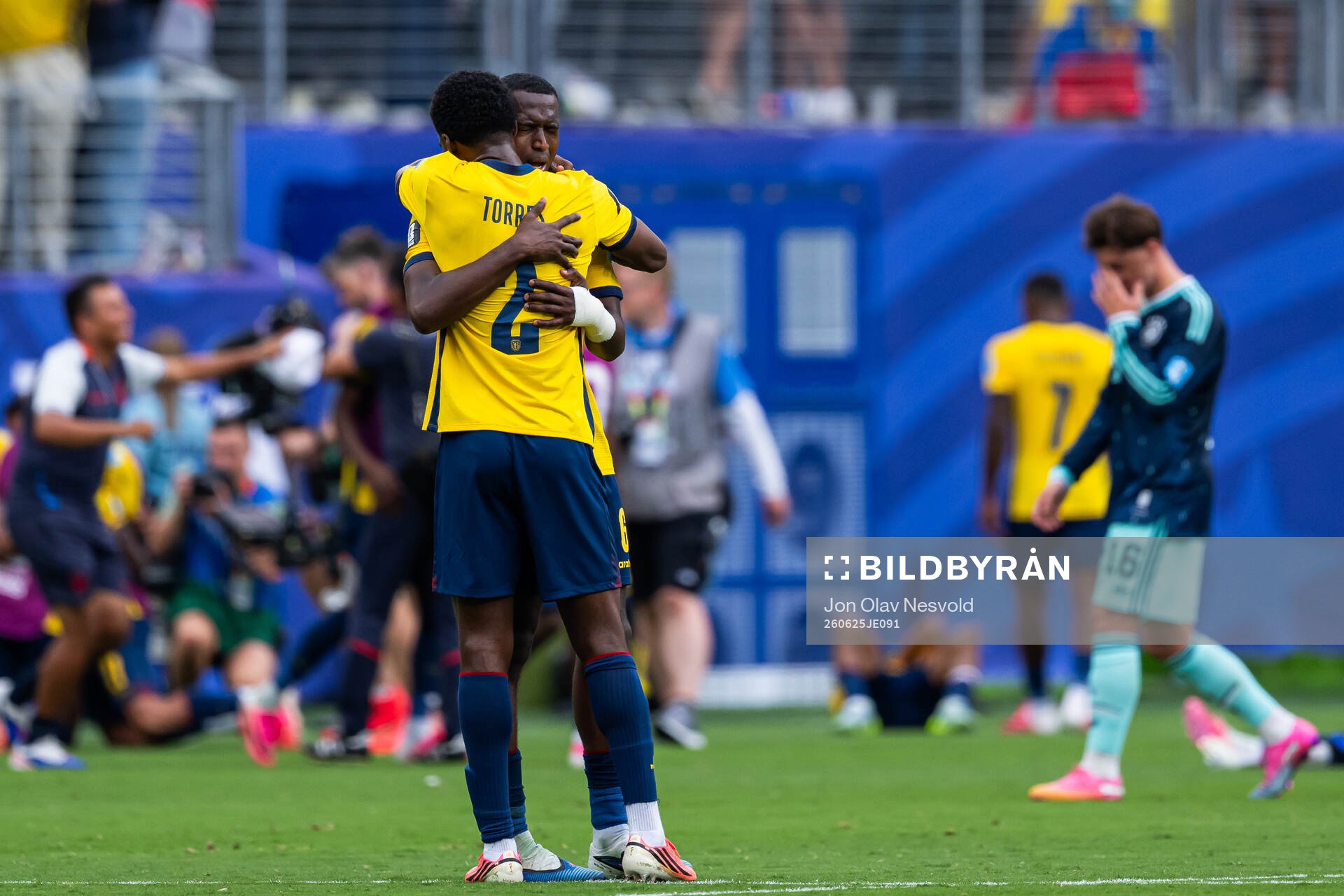 Felix Torres and Willian Pacho of Ecuador celebrate