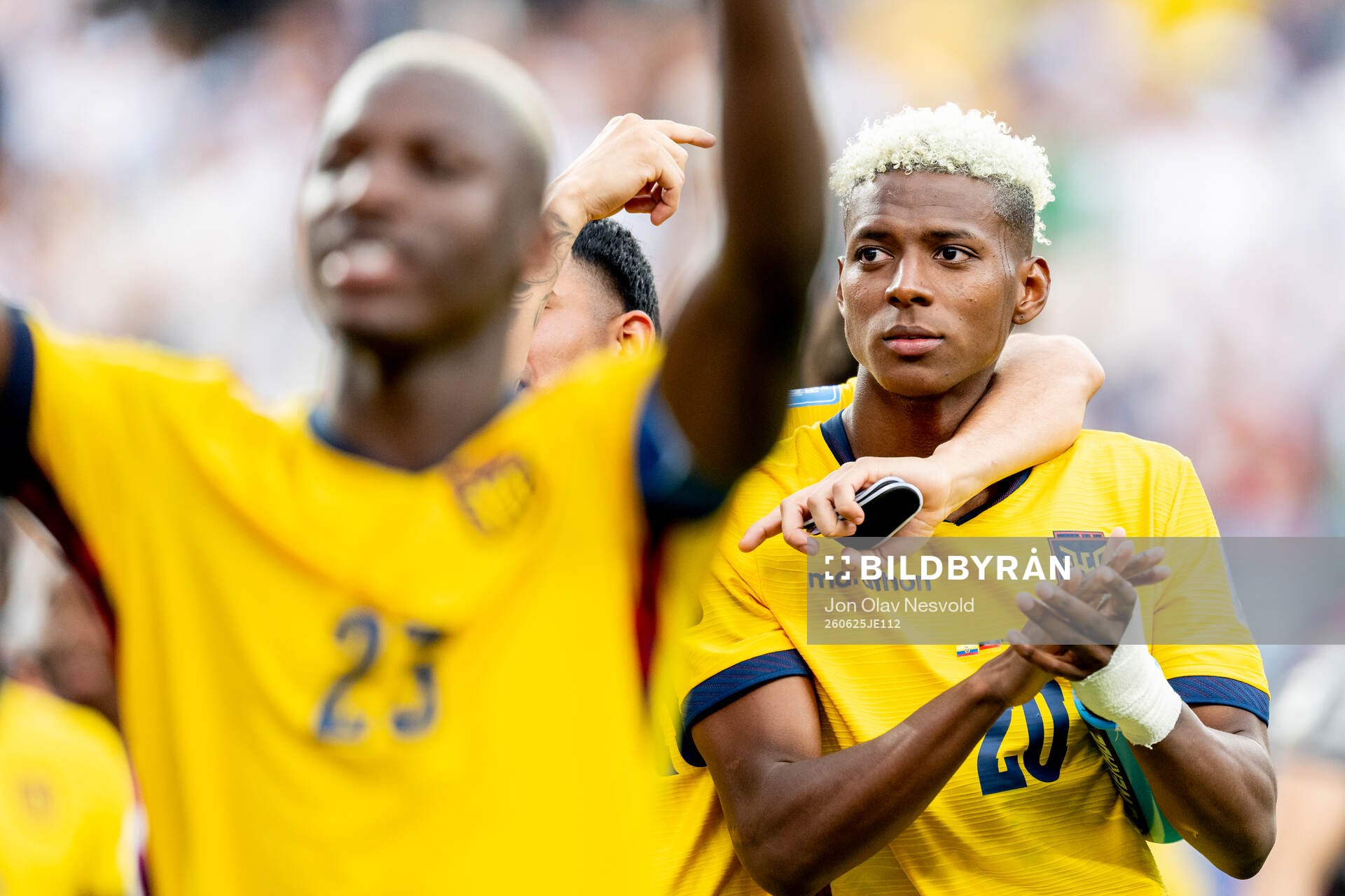 Nilson Angulo of Ecuador celebrate