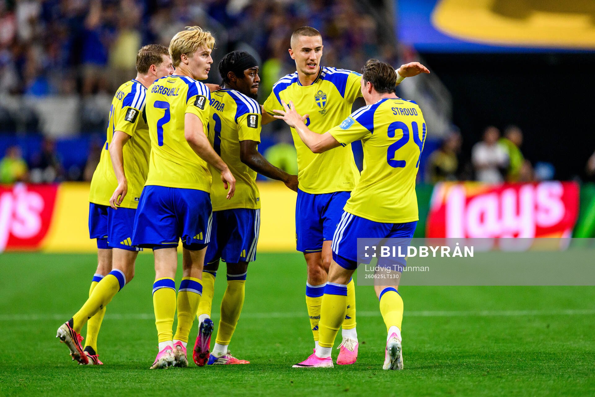 Anthony Elanga of Sweden celebrates scoring 1-1