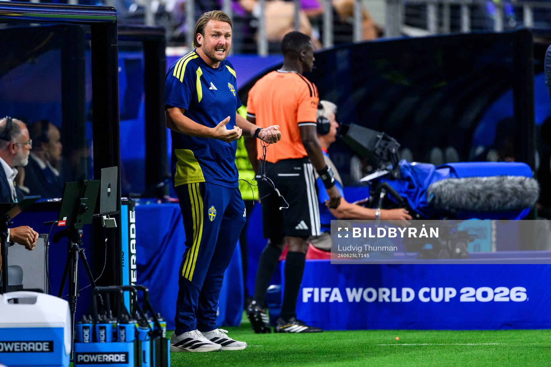 Assistant coach Björn Hamberg of Sweden