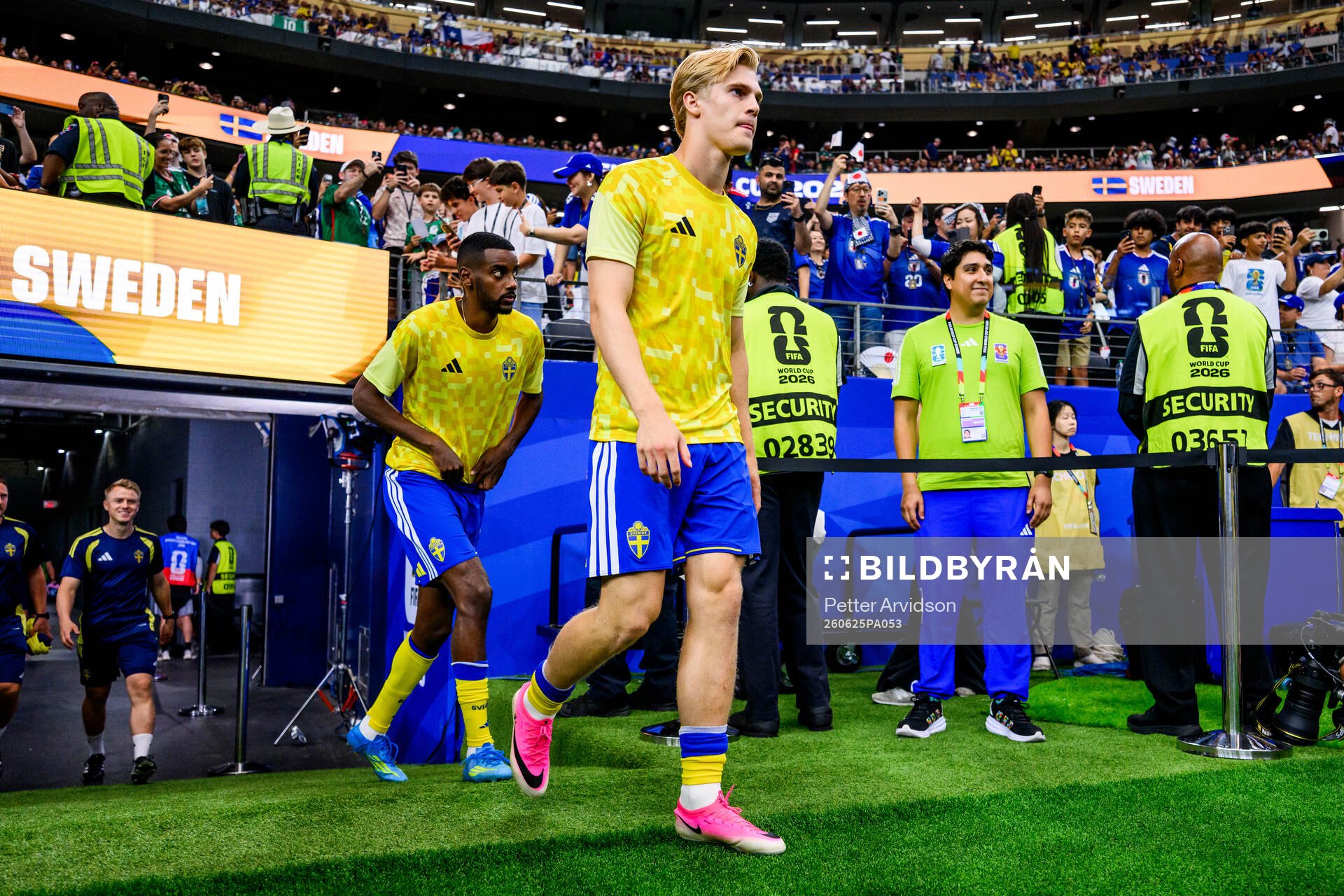 Alexander Isak and Lucas Bergvall of Sweden