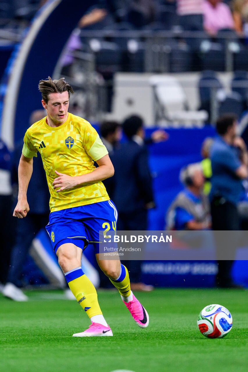 Elliot Stroud of Sweden