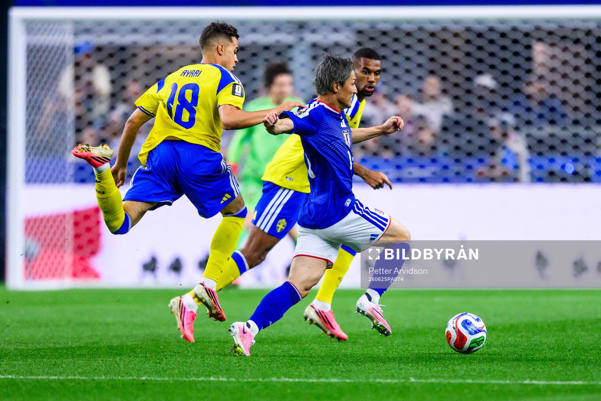Yasin Ayari of Sweden and Daizen Maeda of Japan