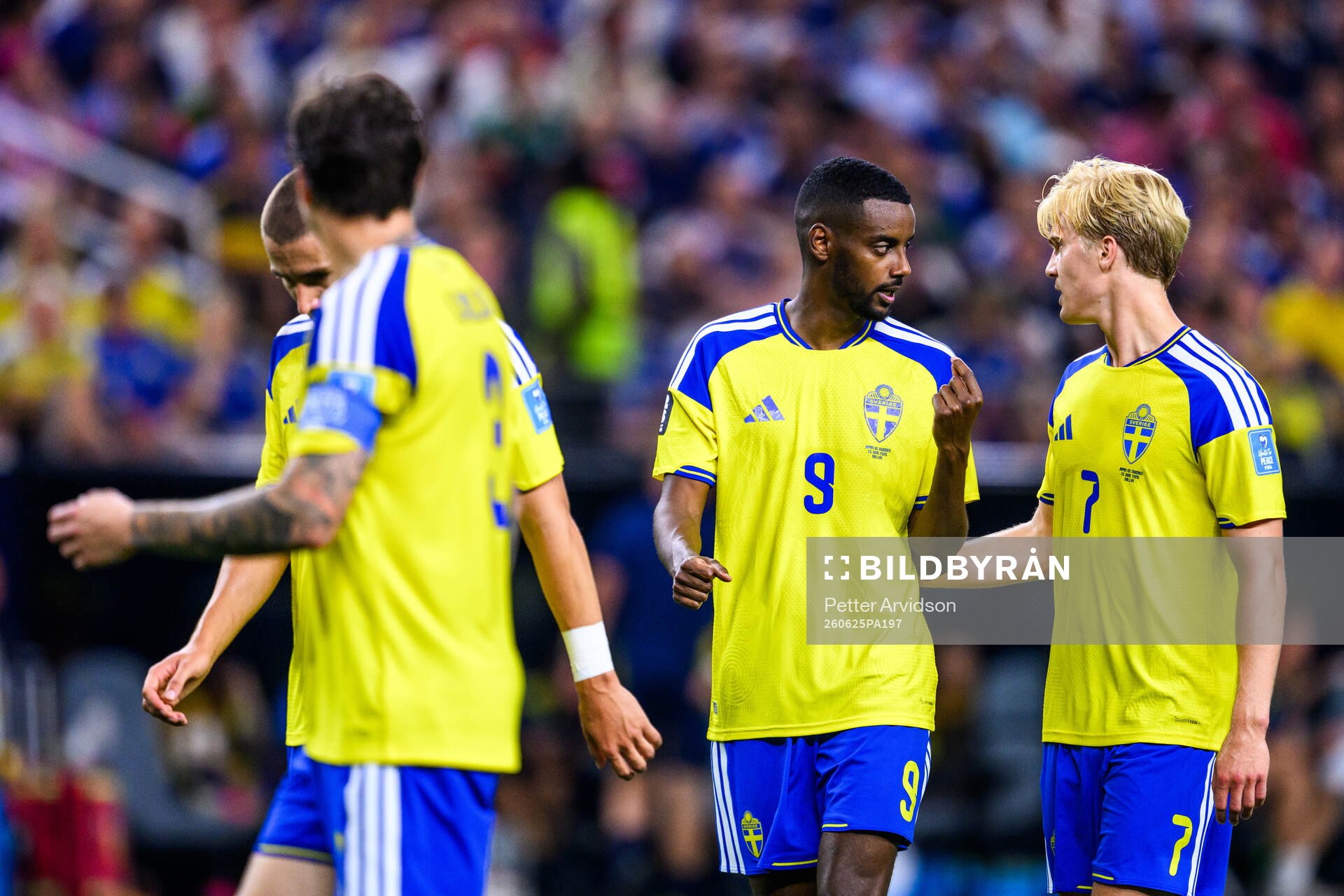 Alexander Isak and Lucas Bergvall of Sweden