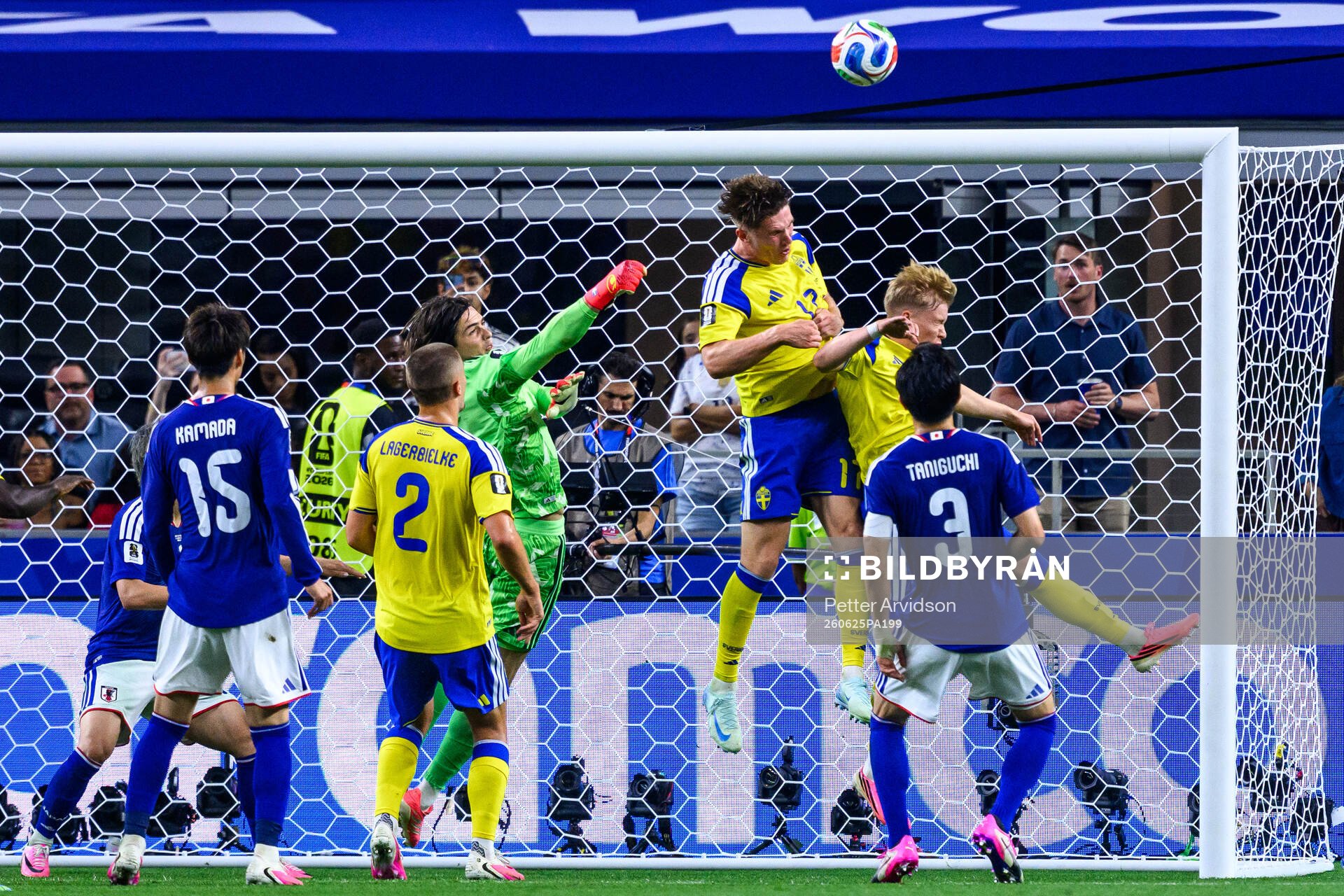 Goalkeeper Jacob Widell Zetterström, Viktor Gyökeres and